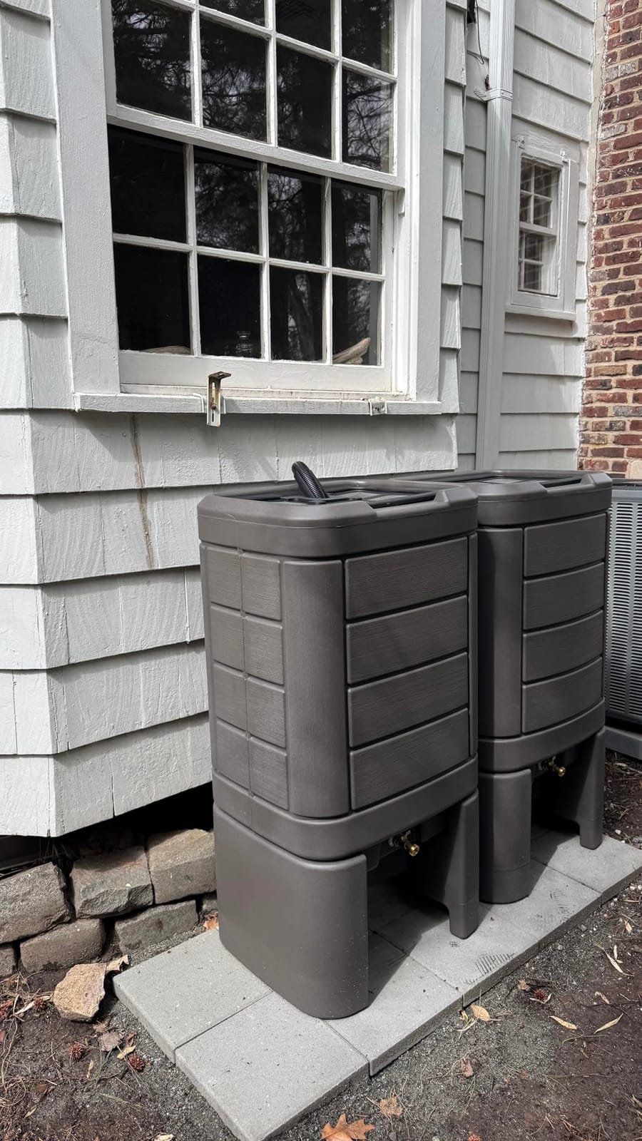 Step2 Lakewood Rain Barrel with Stand, Outdoor Water Conservation Container, Holds 60 Gallons, Brown customer photo 2