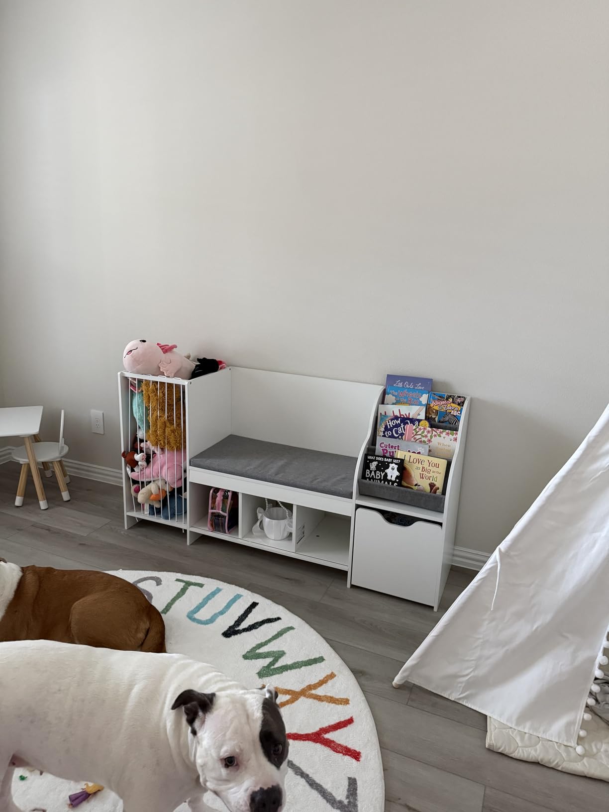 DTK Kids Reading Nook with Bench, Toy Storage Organizer with Stuffed Animals Holder, Kids Bookshelf with Seat Cushion, 3 Storage Cubbies and Toy Box on Wheels for Playroom, Bedroom, Nursery, White customer photo 2