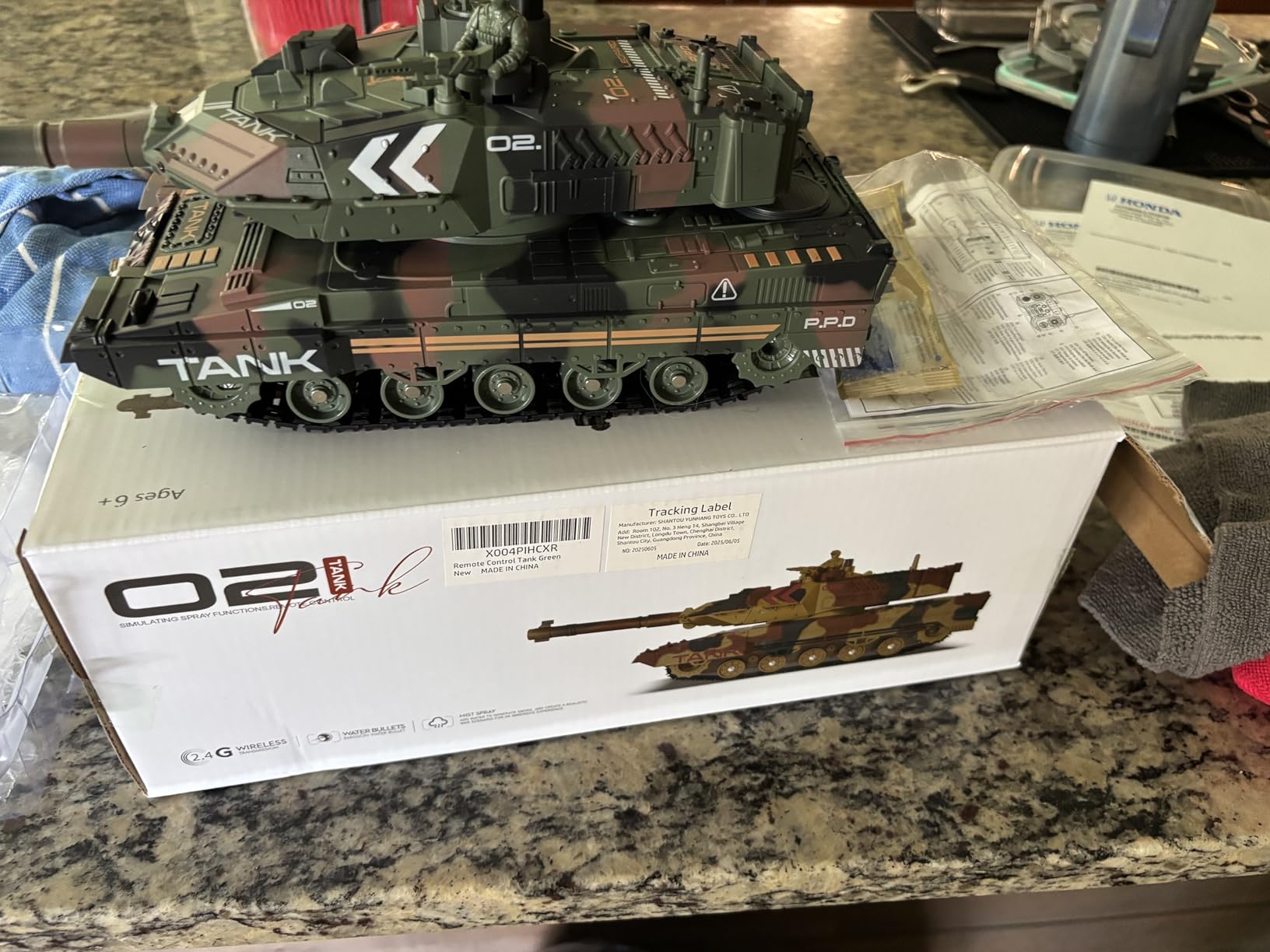 RC Tank that Shoots, 2.4GHz Military Vehicles Model with 360°Rotating Turret, Auto Demo, Sound & Smoke & Light, Remote Control Army Tank for Teen Adult customer photo 2