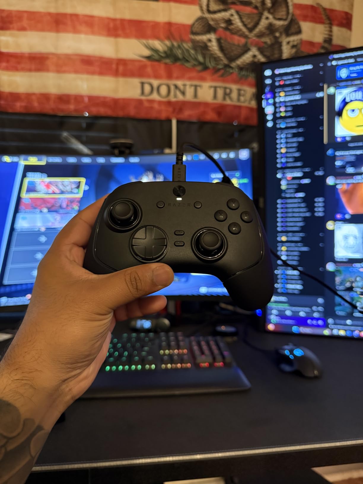 Razer Wolverine V3 Pro 8K PC Wireless Gaming Controller, Black, 8000 Hz Polling Rate, TMR Thumbsticks with Swappable Caps, 36 Hr Battery, 6 Remappable Buttons, Fast Triggers, Carrying Case customer photo 2