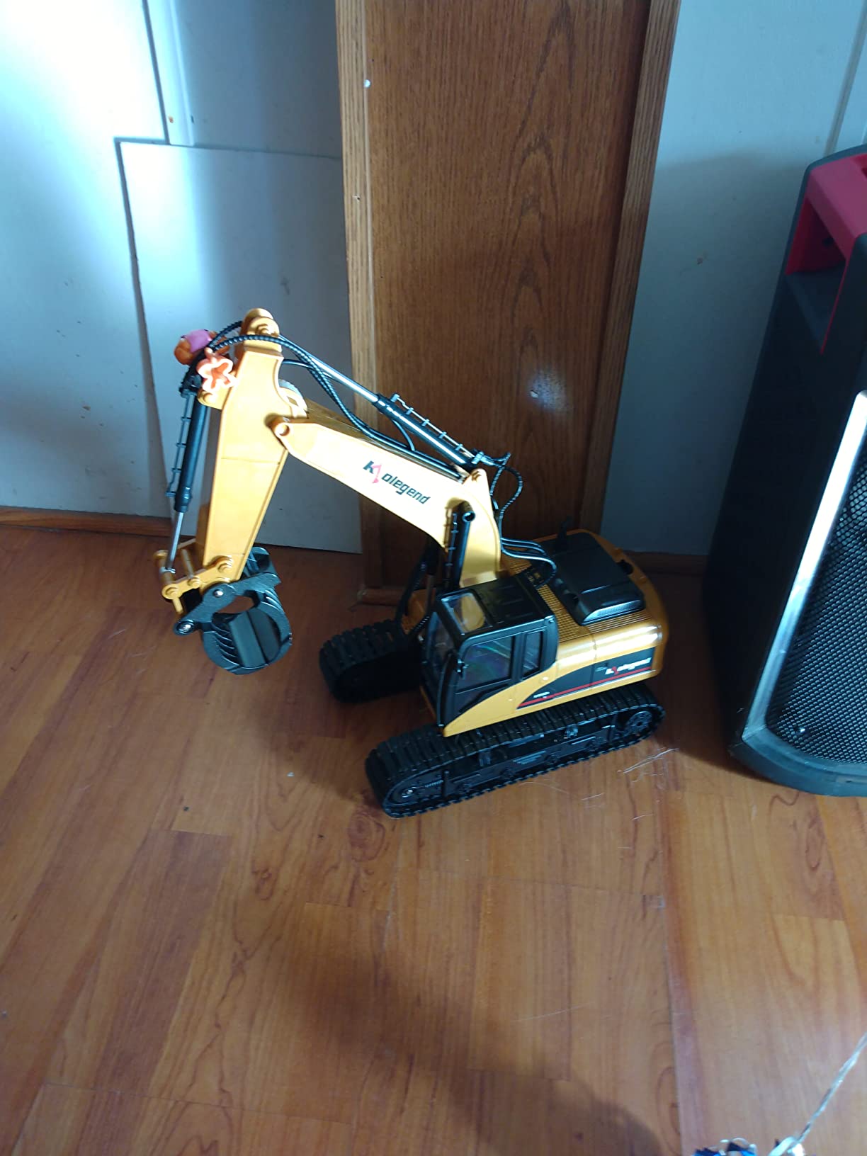 kolegend 1:14 RC Excavator 25 Channel 4 in 1 Construction Toys, Remote Control Vehicles Tractor Sandbox Toys Digger, with Metal Bucket, Drill Bit, Gripper & Wood Gripper RC Truck customer photo 1