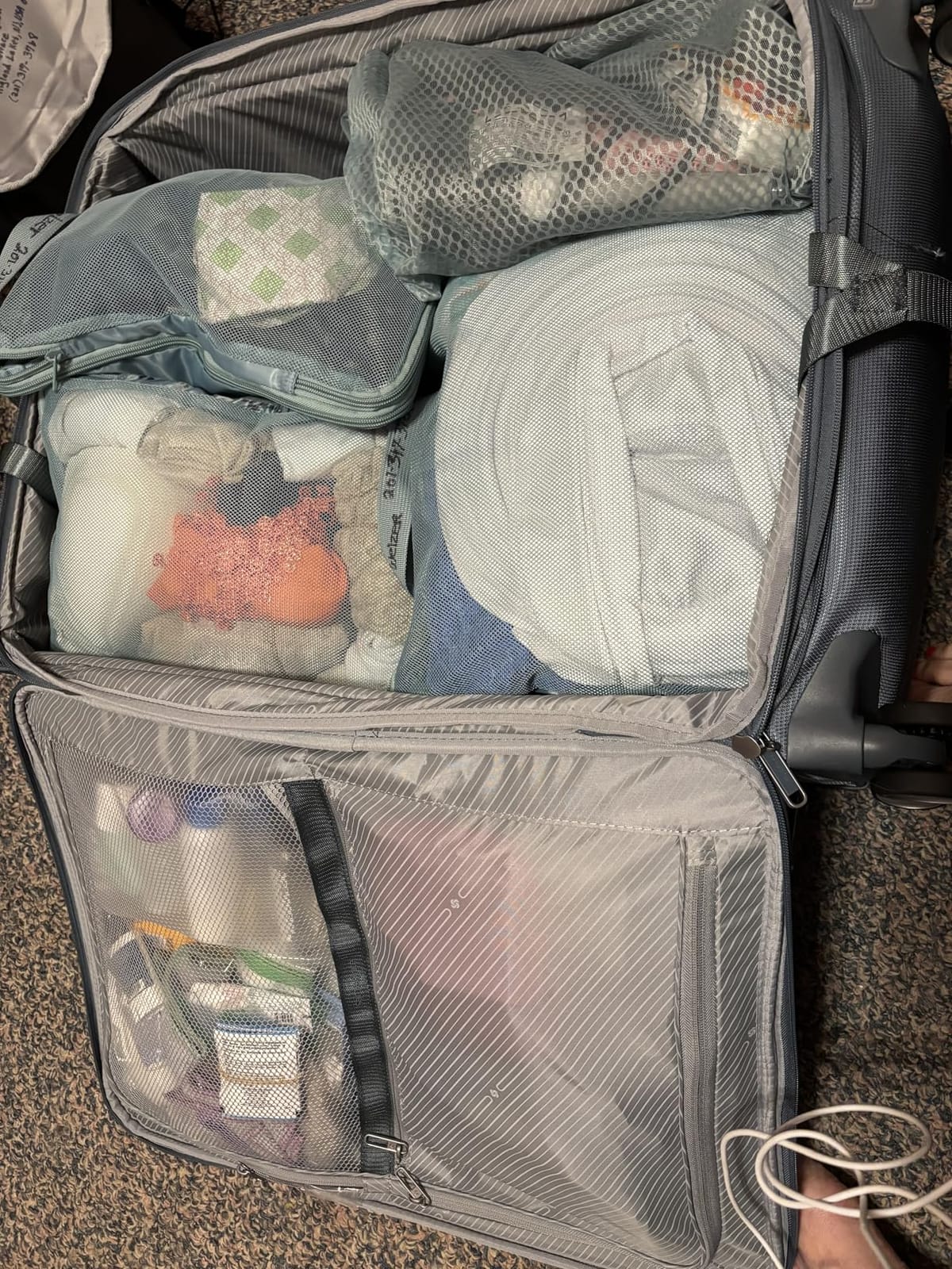 Veken 9/11 Set Compression Packing Cubes for Cruise Travel Essentials,Compressible Expandable Large Luggage Organizer Bags for Clothing,Space Saver Bags with Over 1000 pcs of Mesh Holes(Beige) customer photo 2