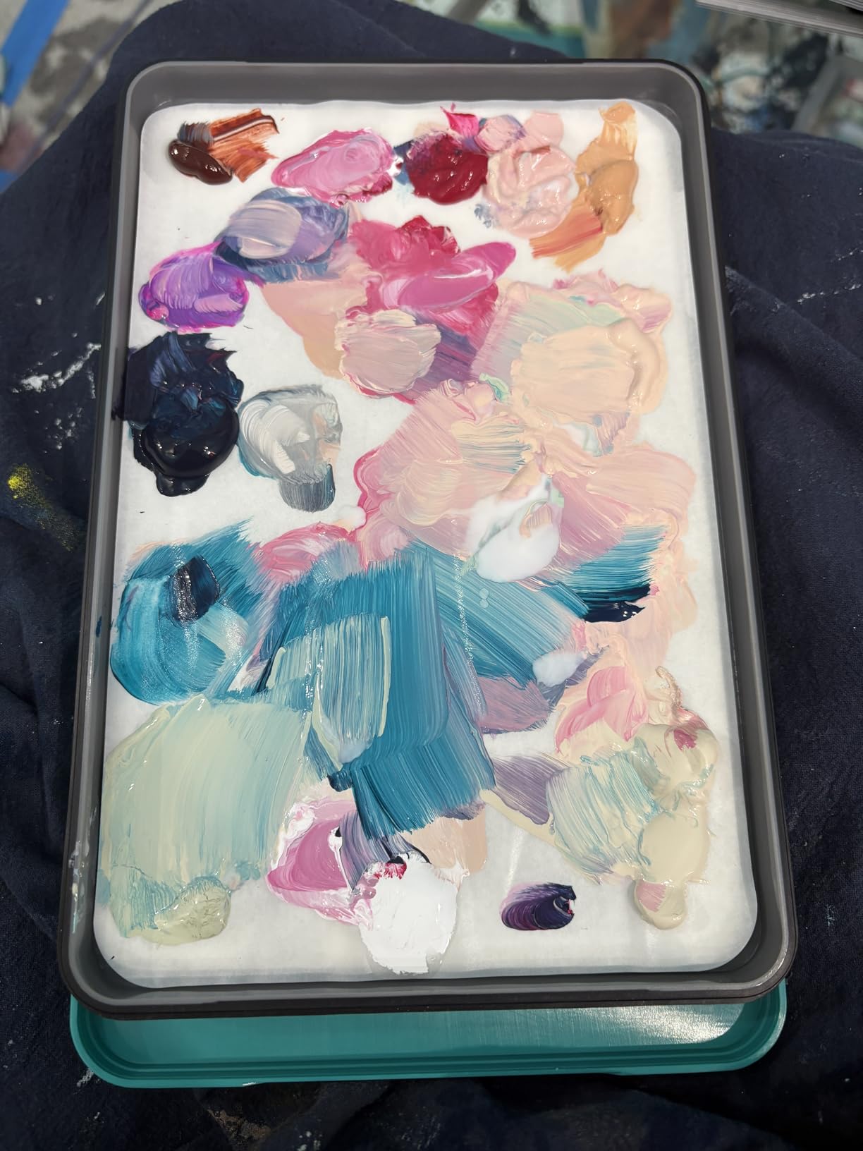 Vallejo - Wet Palette Pro Painter Size for Miniature and Acrylic Painting Bundle, Includes 2 Hydration Sponge, 30 Moisture Paper and a Well Palette - Keeps Your Acrylic Paint Wet customer photo 2
