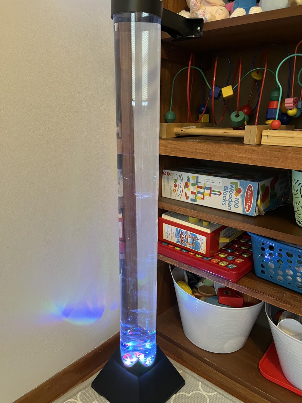 Large 4ft Sensory LED Water Bubble Tube Lamp (Aquarium Sensory Fish Tube Floor Light) with 16 Color Changing Night Light Effects - Autism & ADHD Friendly, Ideal Gift for Kids & Adults customer photo 1