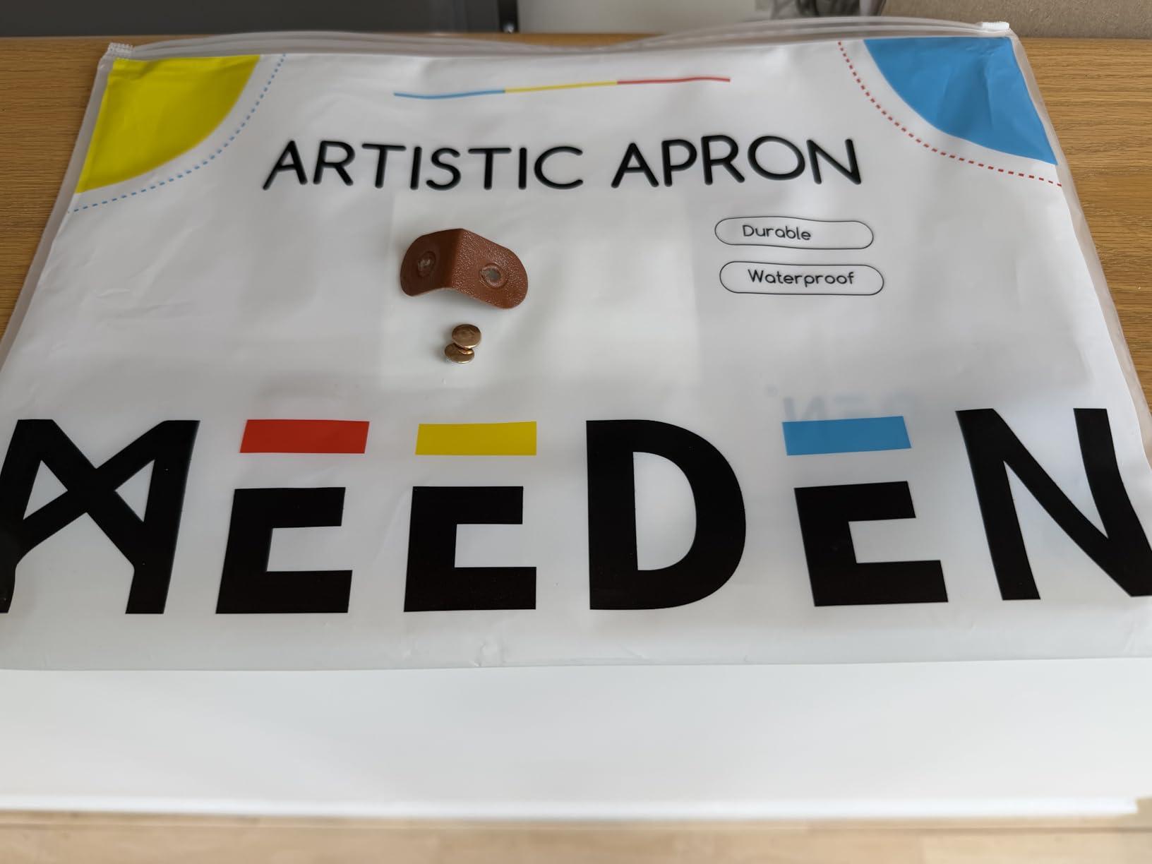 MEEDEN Painting Apron for Men Women: Adjustable Cross Back Waterproof Polyester Canvas Art Apron with 3 Pockets - Artist Apron for Acrylic Oil & Watercolor Painting, Gardening, Cooking - Black customer photo 1