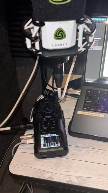 Zoom H6 Studio Handy Recorder for Filmmakers & Musicians | Clip-Free Audio with 32-Bit Float, 8 Tracks, Gain Knobs, F-Series Preamps, Large X/Y Mics, 4 XLR/TRS Inputs, USB Interface customer photo 1