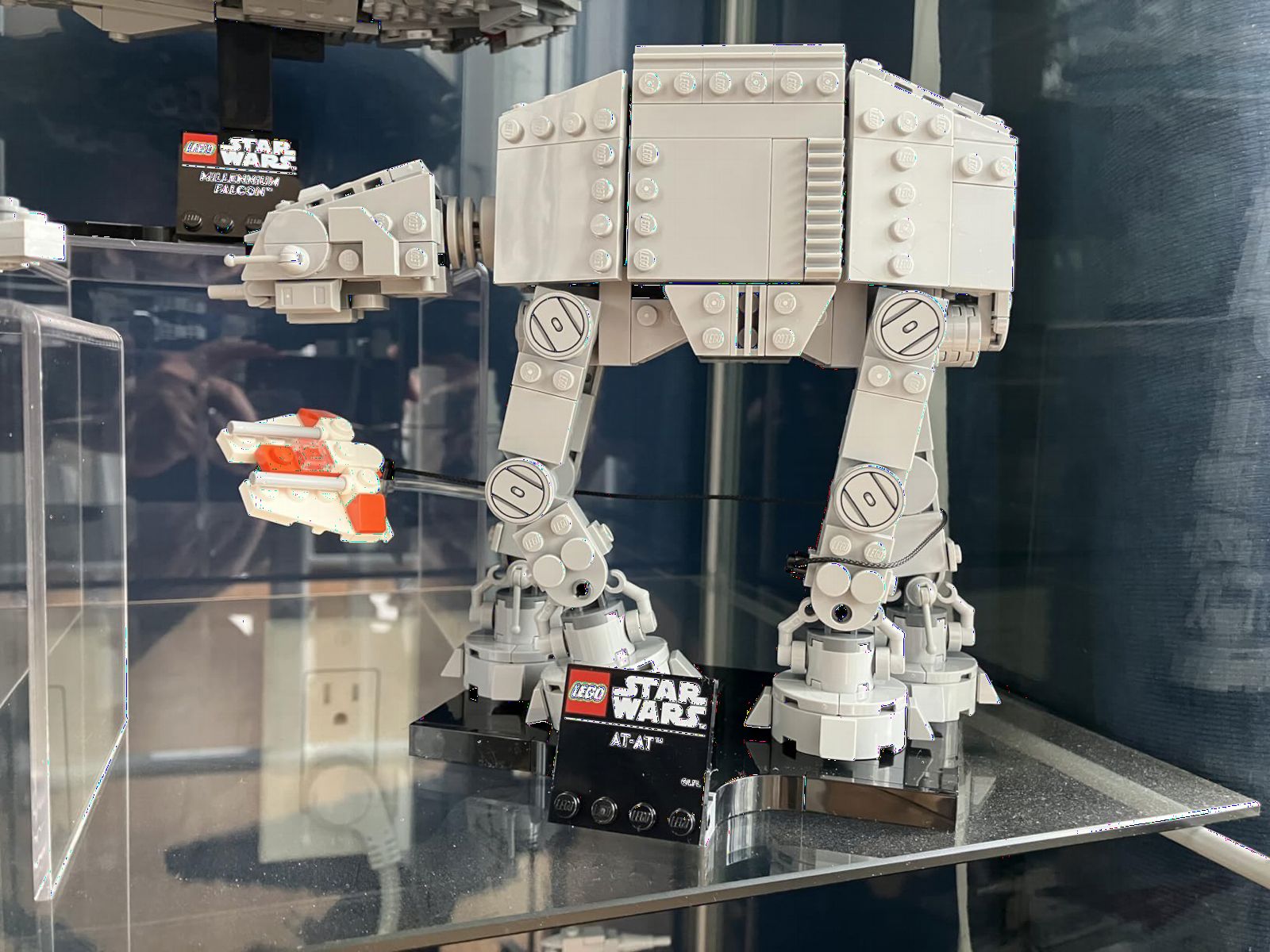 LEGO Star Wars AT-AT Walker Building Set for Adults, Ages 18+ - Collectible & Room Decor - 75440 customer photo 2