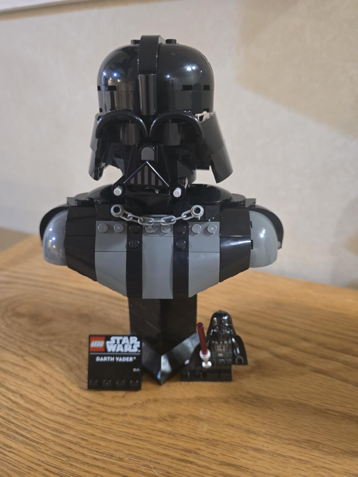 LEGO Star Wars Darth Vader Bust - Collectible Building Set for Adults, Ages 18+ - 75439 customer photo 1