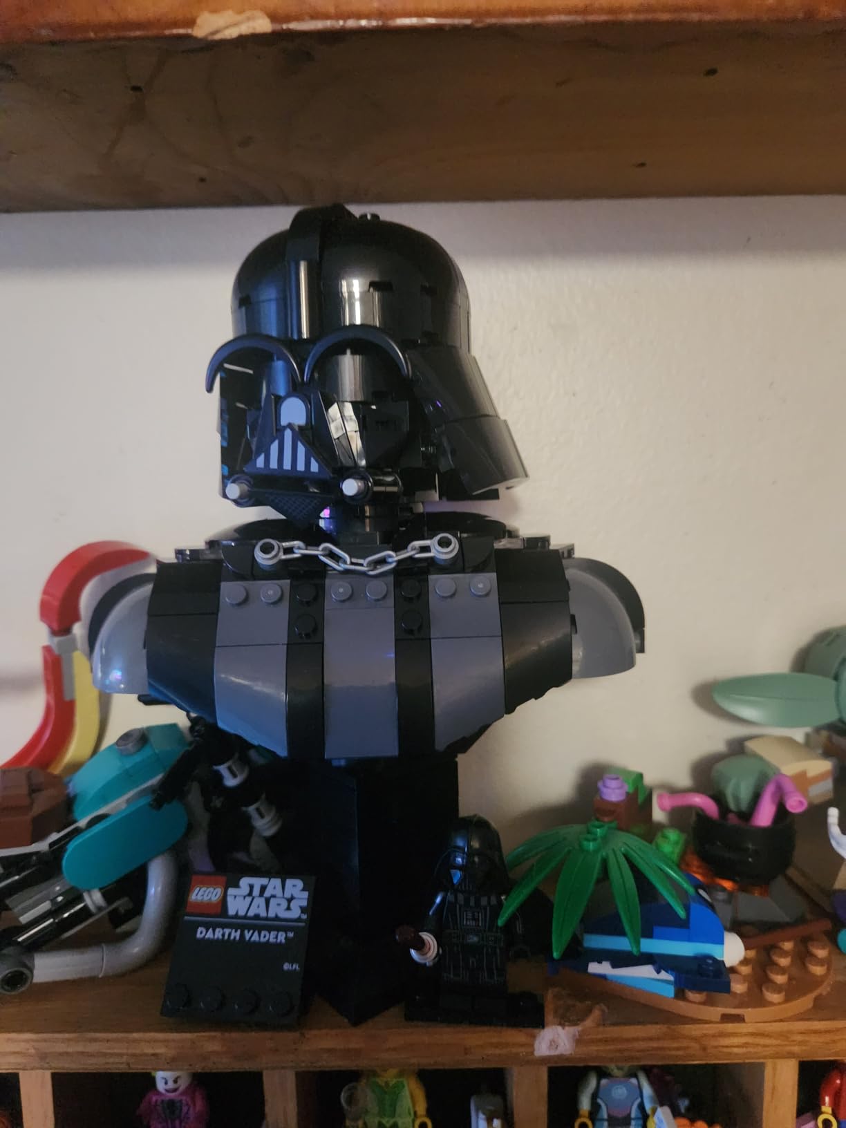 LEGO Star Wars Darth Vader Bust - Collectible Building Set for Adults, Ages 18+ - 75439 customer photo 2