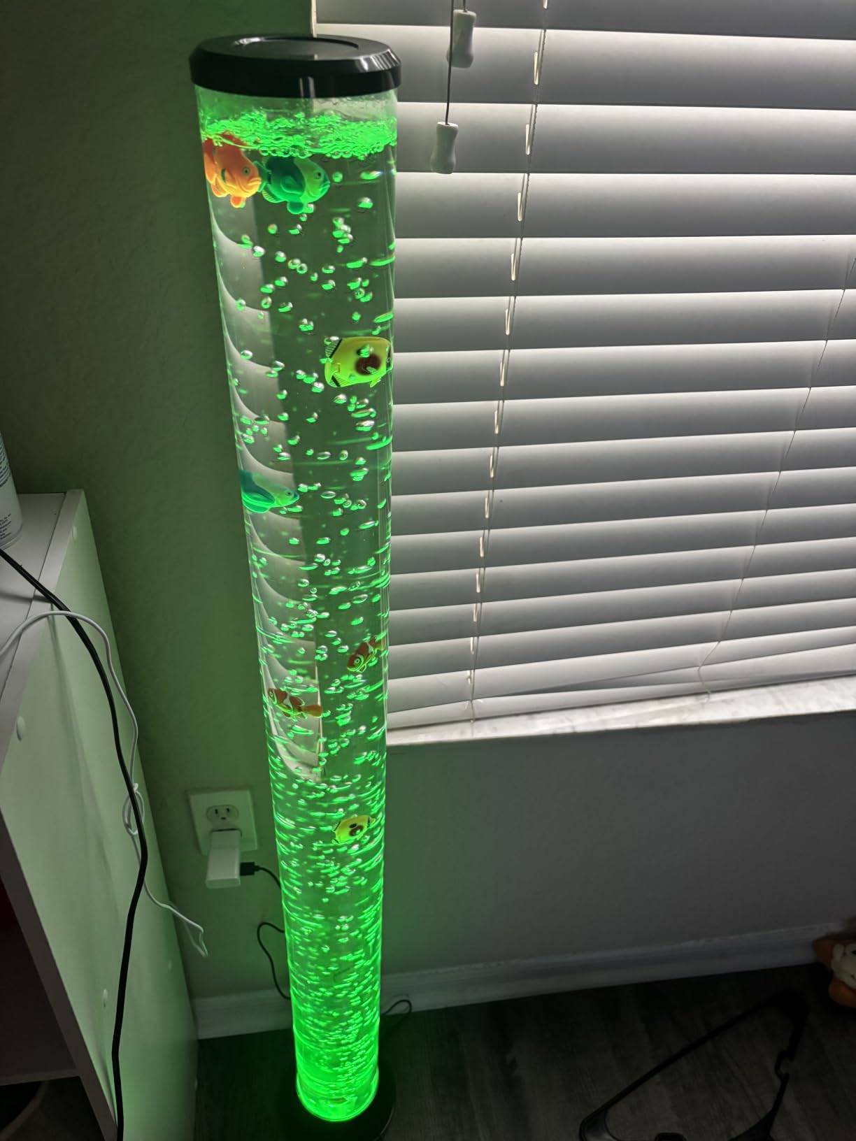 Wankeer Large 4FT Sensory Bubble Tube Lamp, Remote Control Bubble Fish Lamp with 16 Color Changing Effects & 8 Floating Fishes, Sensory Aquarium Mood Light for Autism, ADHD, Stress & Anxiety Relief customer photo 2