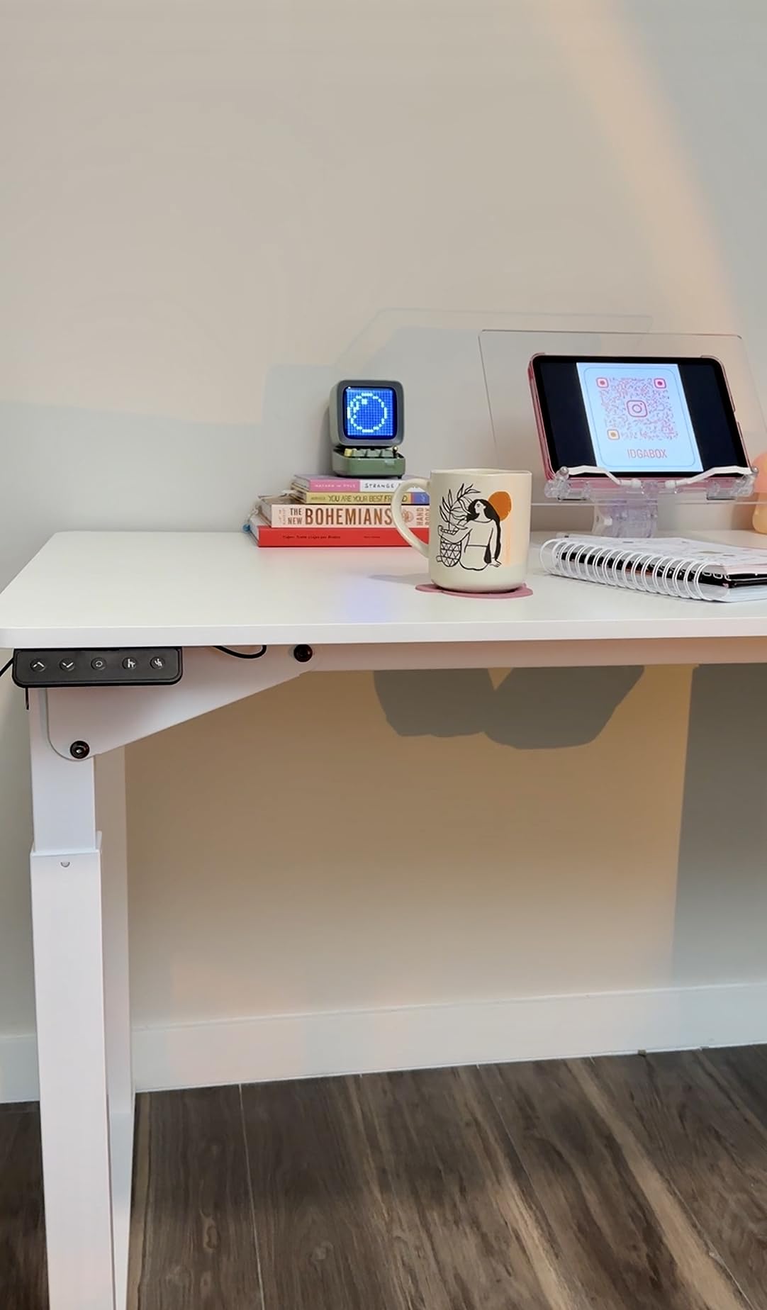 FLEXISPOT 4 Legs Standing Desk 71 x 32 Inch Adjustable Height Desk with Splice Board Home Office Sit Stand Up Desk, White Top + White Frame customer photo 2