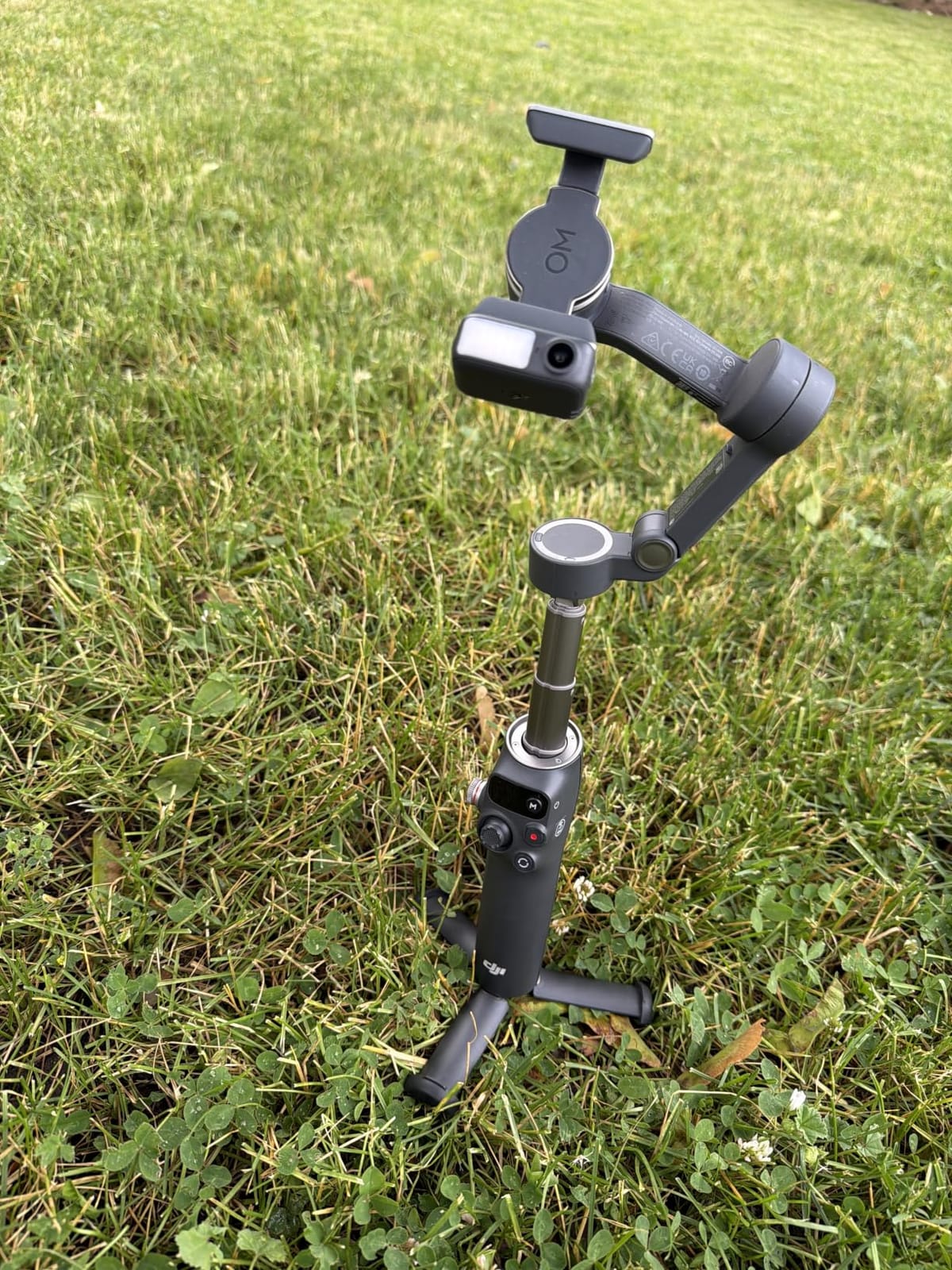 DJI Osmo Mobile 8 Standard Combo, Gimbal Stabilizer for Phone | AI Native Tracking, 360 Pan Rotation, Built-in Extension Rod & Tripod, 10h Battery, Extension Rod, 3-Axis Stabilization customer photo 1