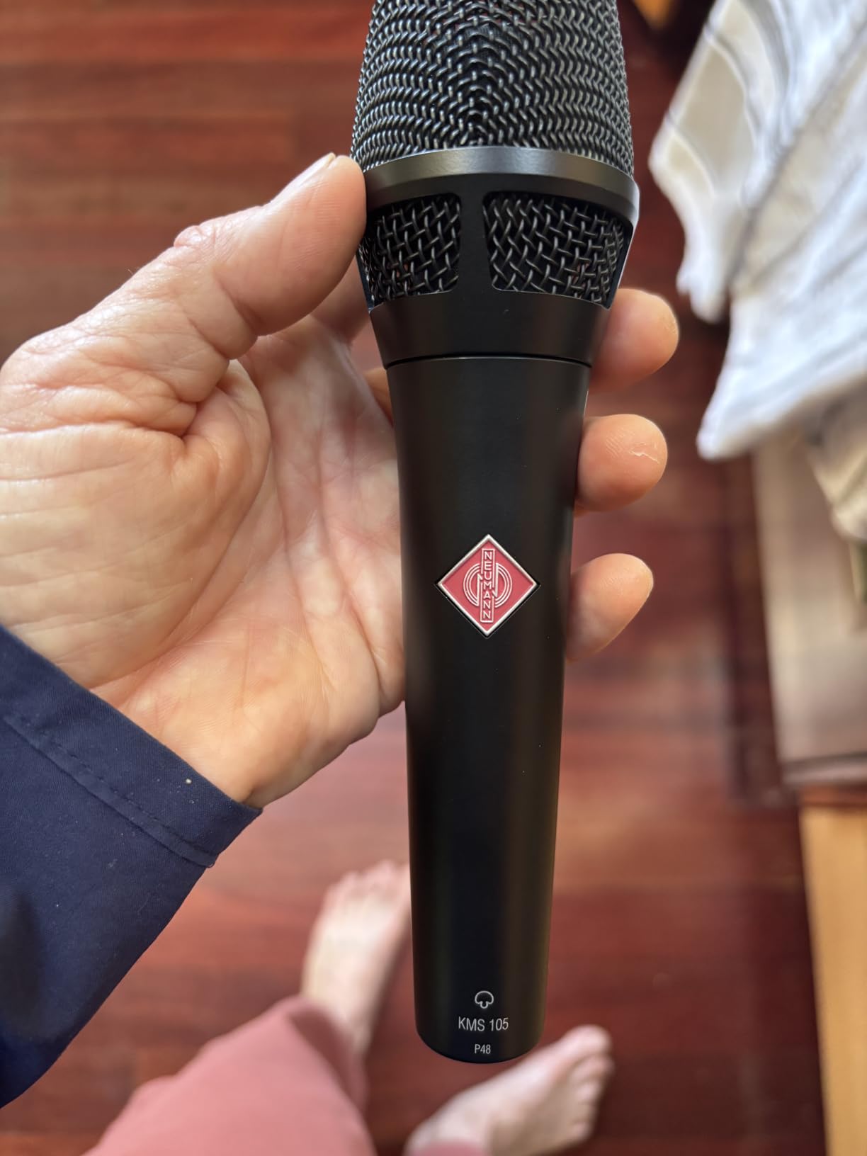 Neumann KMS 105 Supercardioid Condenser Vocal Microphone - Matte Black customer photo 1
