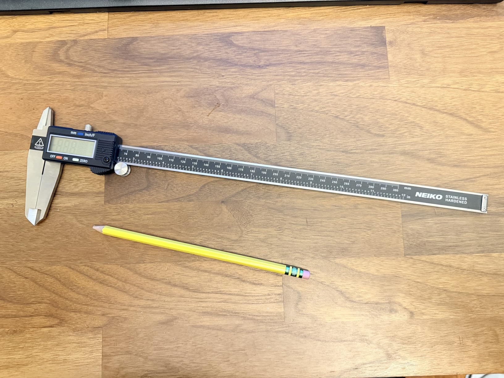 NEIKO 01409A 12” Electronic Digital Caliper | Extra Large Display | 0-12 Inches | Inch/Fractions/Millimeter Conversion | Polished Stainless Steel customer photo 2