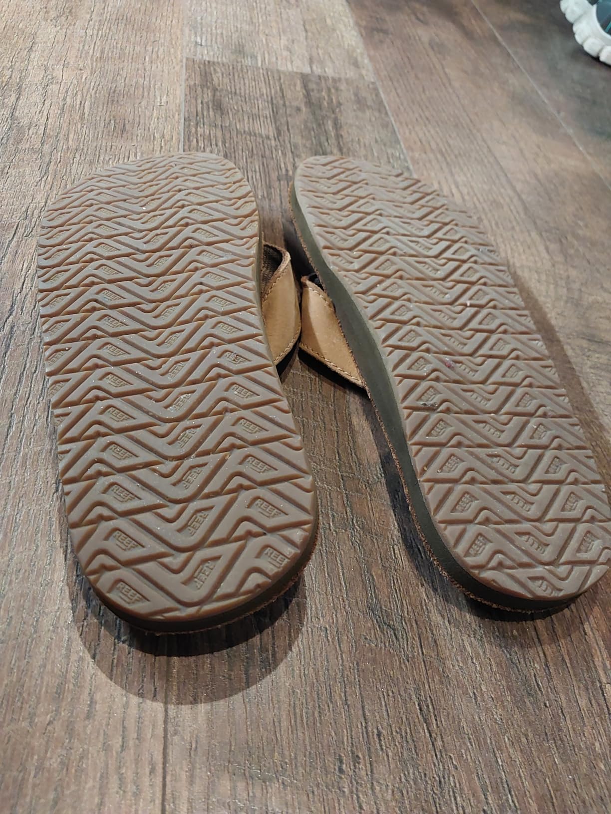 REEF Men's Leather Smoothy Flip Flops customer photo 1