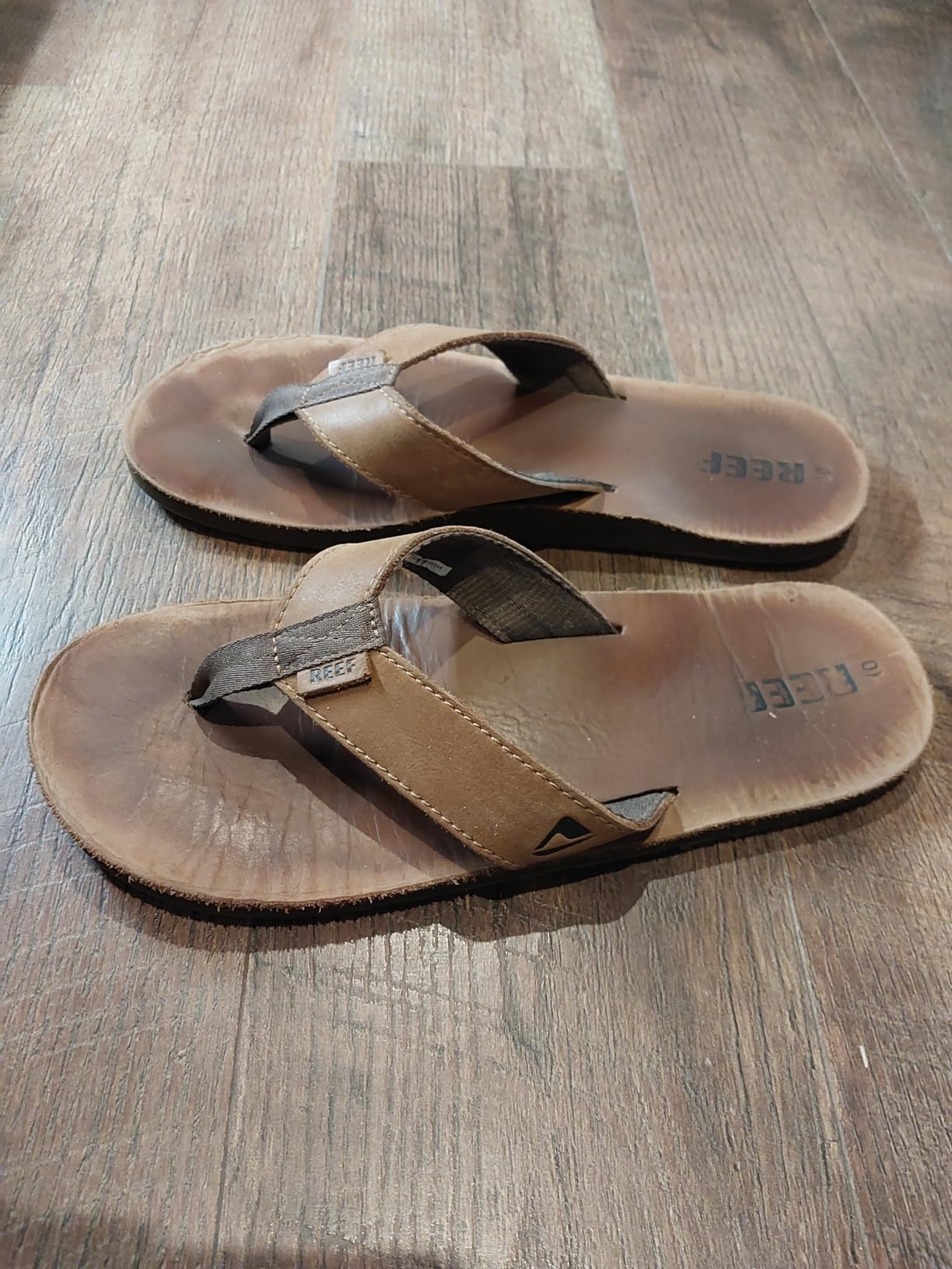REEF Men's Leather Smoothy Flip Flops customer photo 2