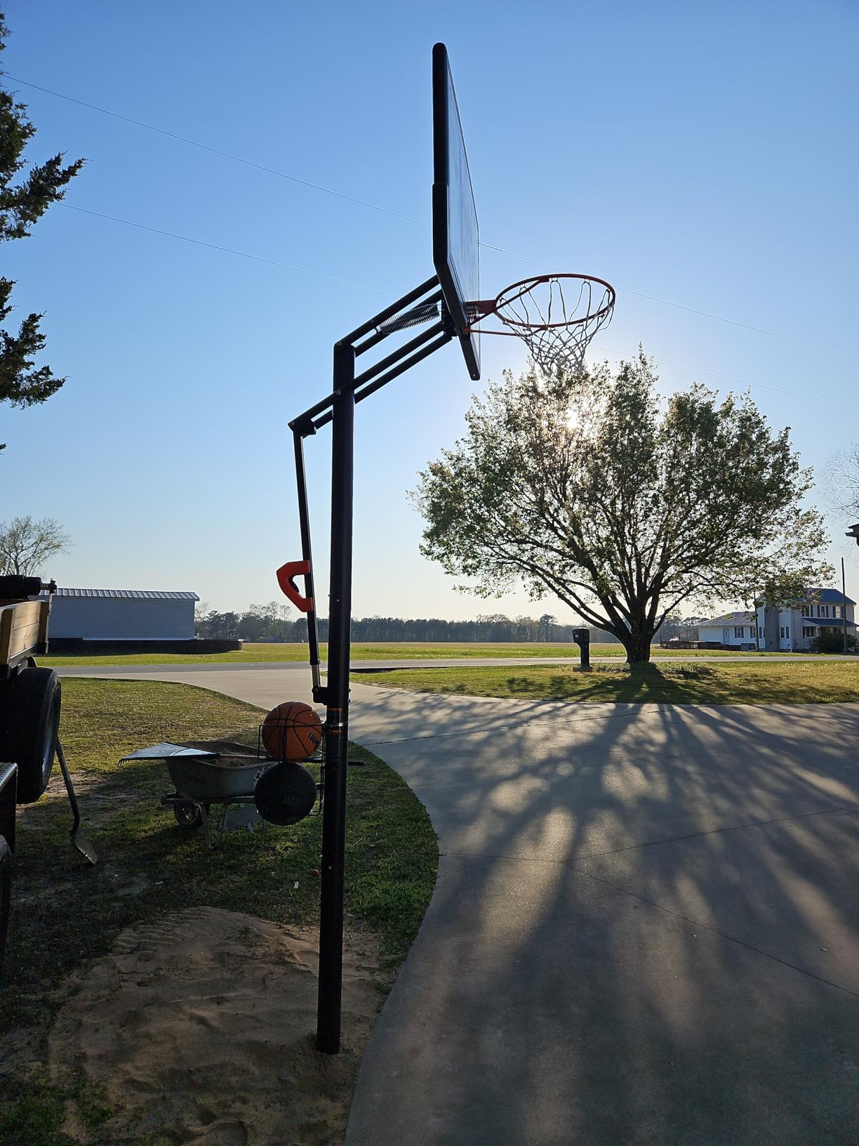 Lifetime 1084 Height Adjustable In Ground Basketball System, 50 Inch Shatterproof Backboard customer photo 2