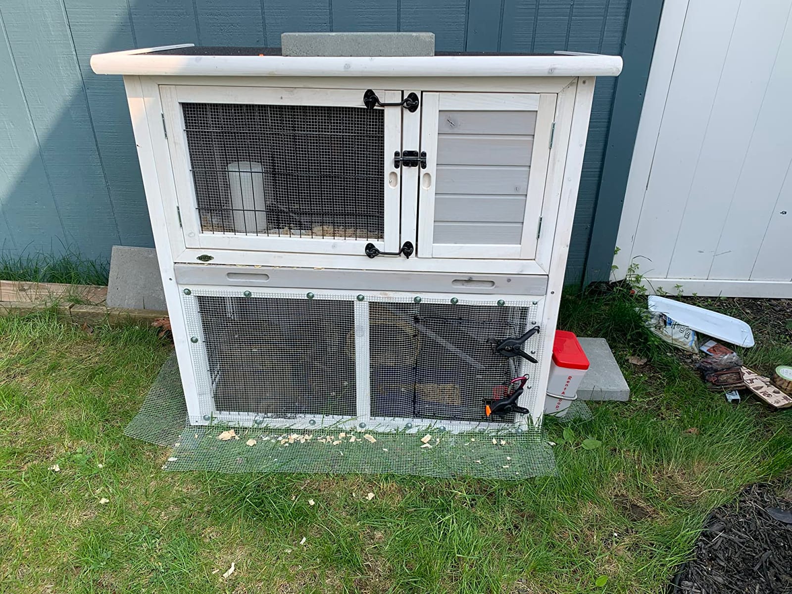 TRIXIE natura Outdoor Rabbit Hutch with Run - 2-Story Rabbit Cage with Non-Slip Ramp - Medium Elevated Small Animal House with Secure Playpen, Hinged Roof & Pull-Out Tray - in Brown customer photo 2
