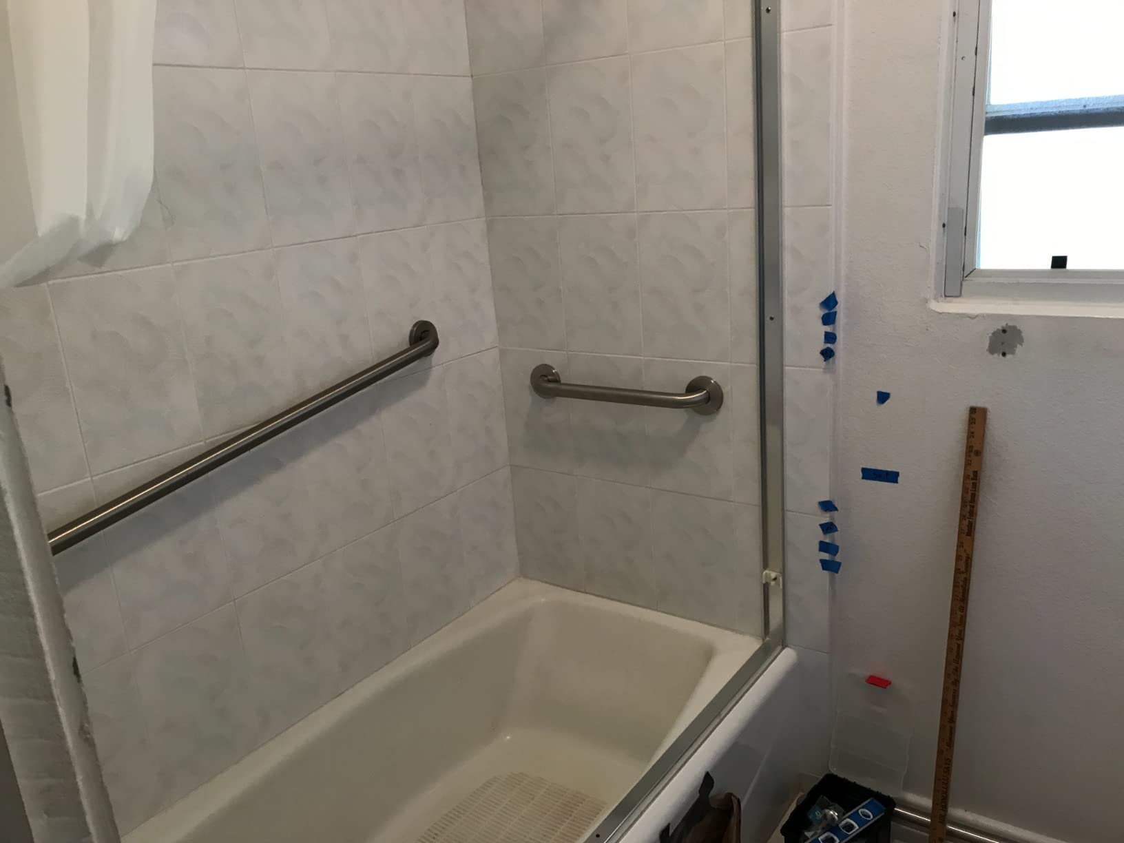 Moen Home Care Bathroom Safety 36 Inch Stainless Steel Handicap Grab Bar for Bathtub and Shower, Peened Texture for Grip, Elderly Assistance Product with Concealed Screws, R8936P customer photo 2