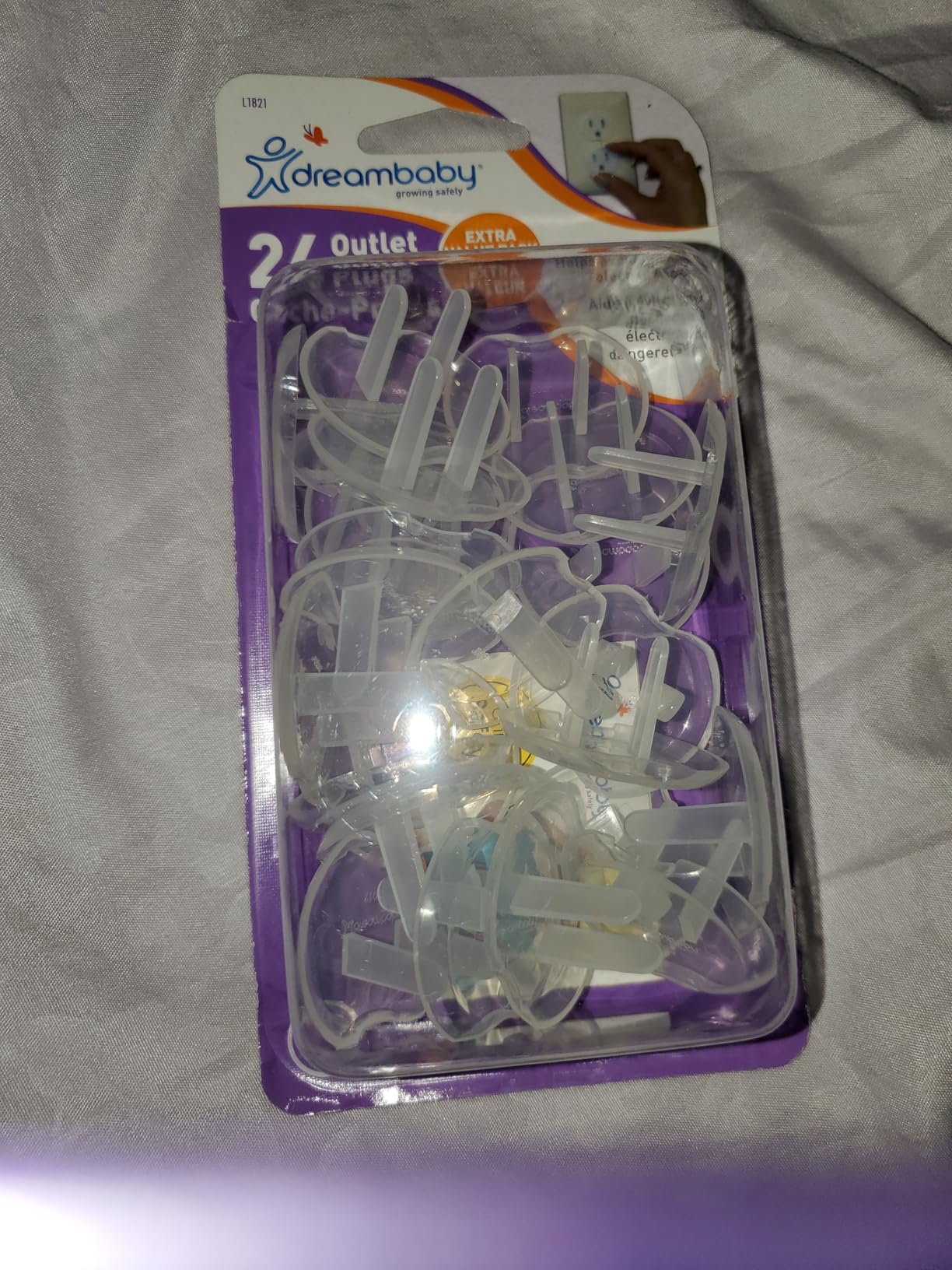 Dreambaby Plastic Baby Safety Outlet Plug Covers - 12 Pack - Outlet Covers Baby Proofing customer photo 1