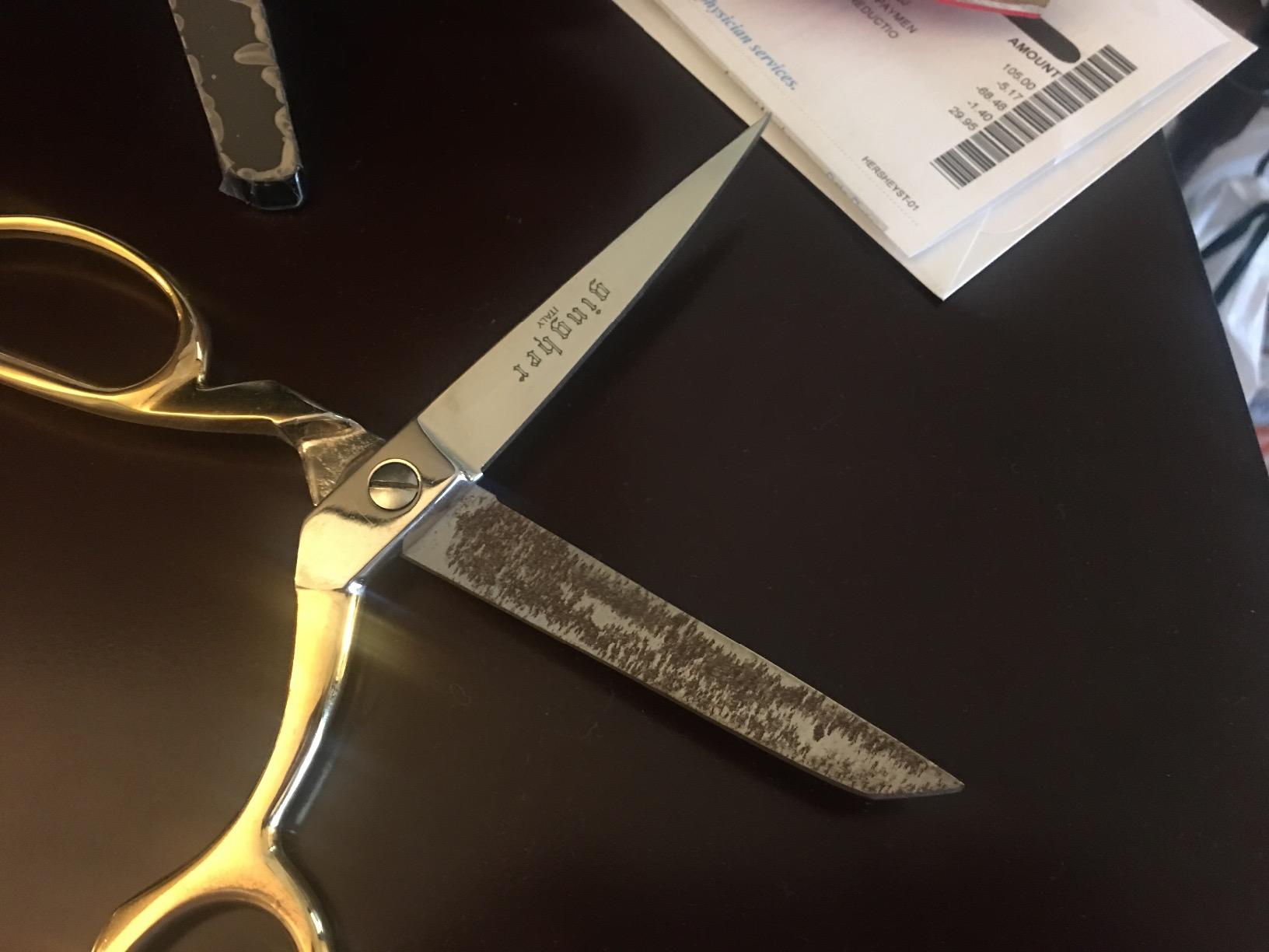 Gingher 01-005292 Knife Edge Bent Trimmers 8 Inch Gold-handled customer photo 2
