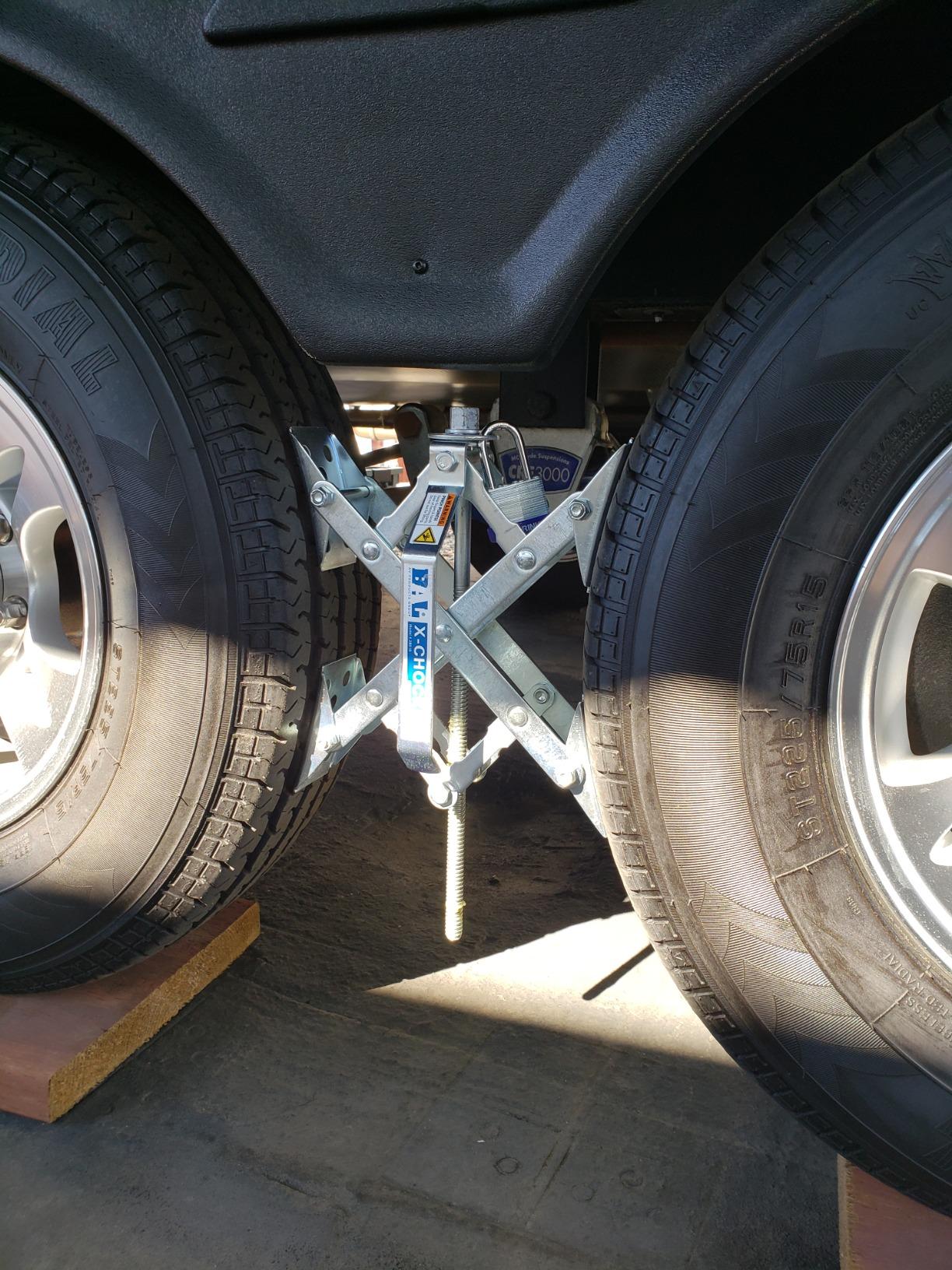 X-Chock Wheel Stabilizer - Pair - One Handle - 28012 customer photo 2