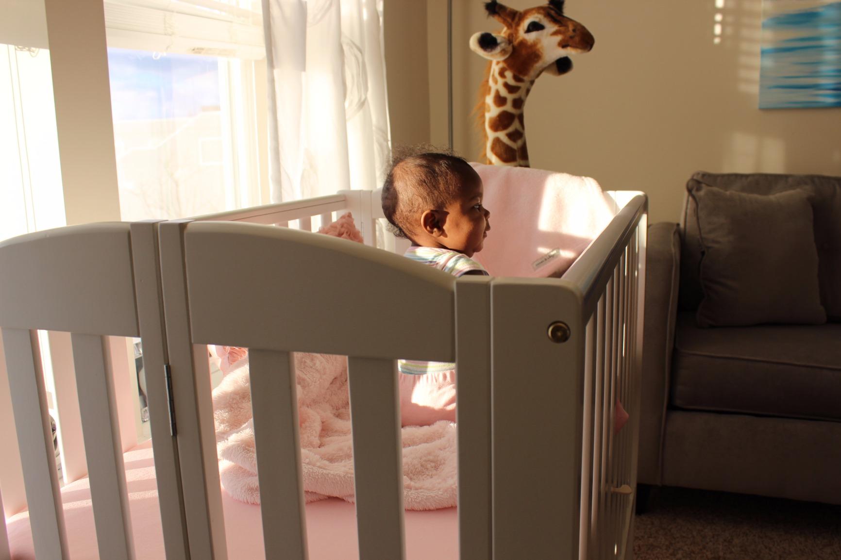 Dream On Me 2-in-1 Portable Mini Crib, Non-Full Size Baby Crib for Small Spaces, 2 Mattress Heights, Compact Travel Design, Includes Mattress, GREENGUARD Gold & BSA Certified, White customer photo 2