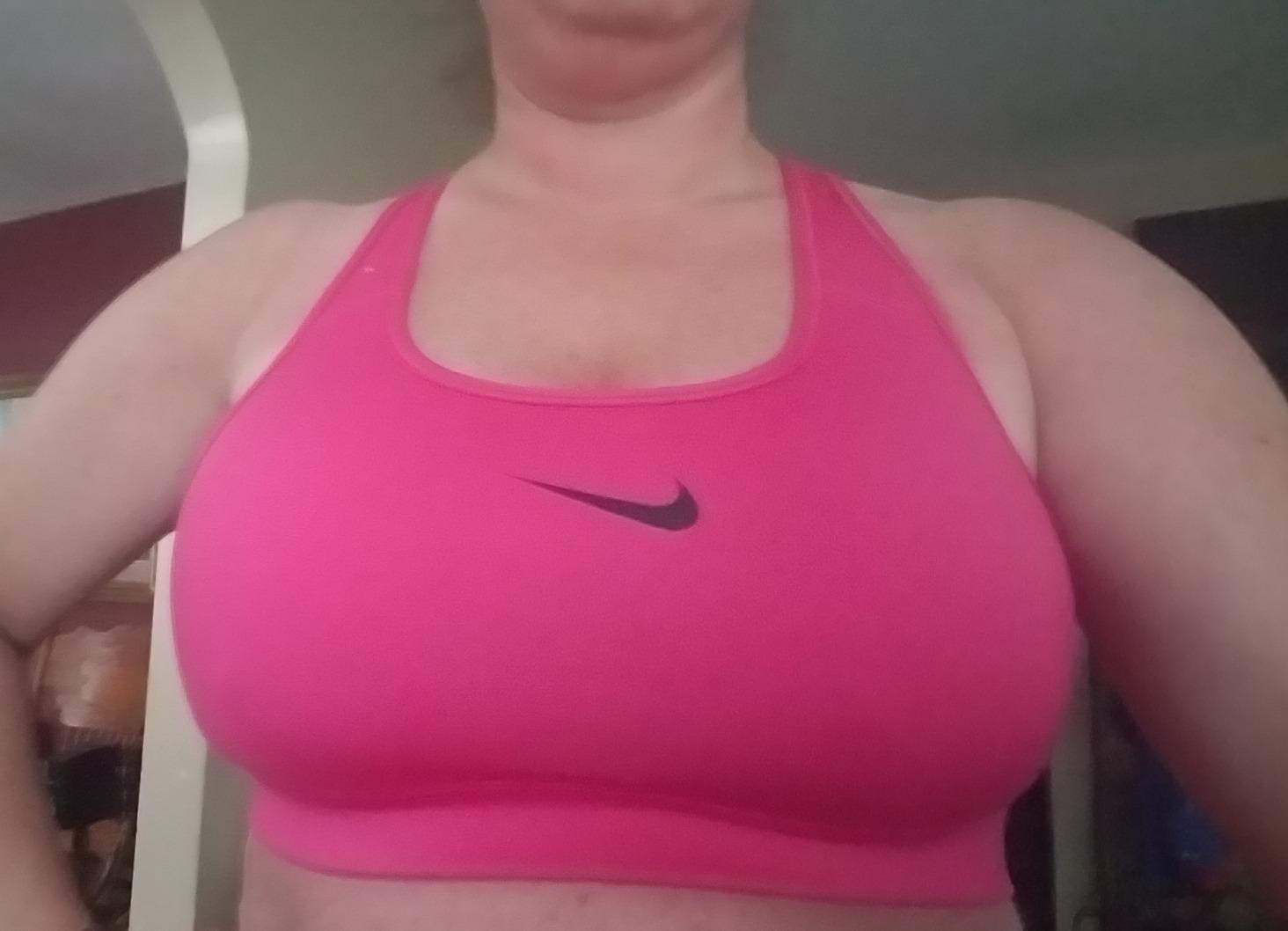 Nike Women's Victory Compression Sports Bra customer photo 1