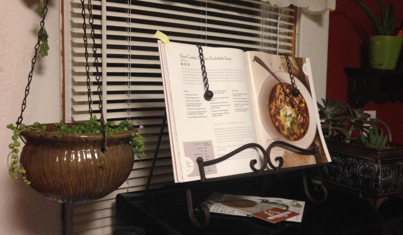 Tripar Swirl Design Metal Cookbook Stand for Cookbooks, Tablets, Recipes, Portable, Adjustable, Free Standing customer photo 2