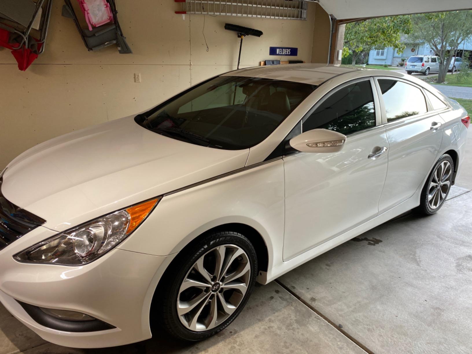 Griot's Garage Paint Cleaning Clay for Car Detailing, Removes Dirt and Grime to Prep Paint for Polishing and Waxing, 11153, 8oz customer photo 1