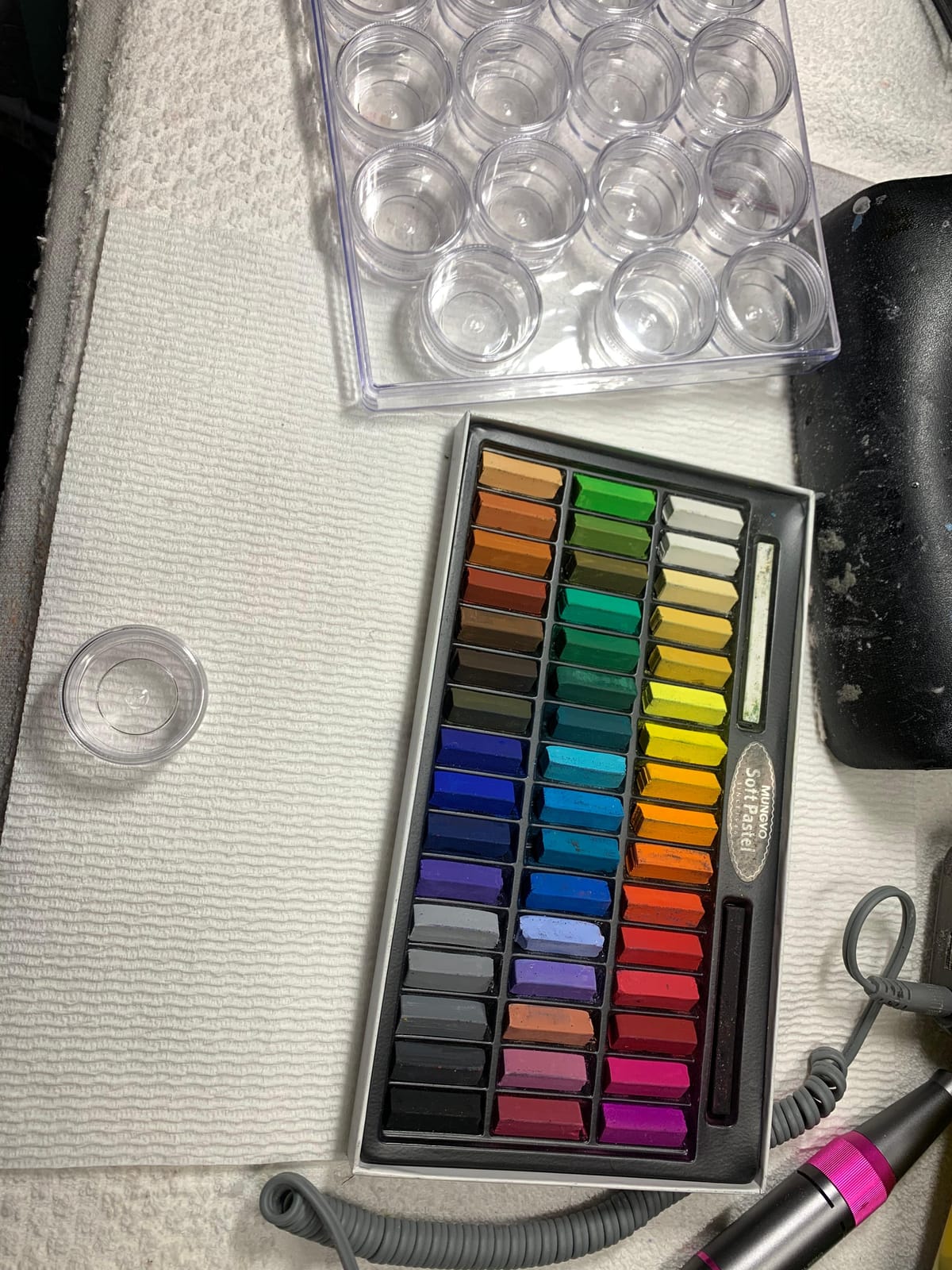 MUNGYO Soft Pastel Set – 48 Colors Renewed Version | Square Pastels for Artists | Smooth & Blendable Colors customer photo 1