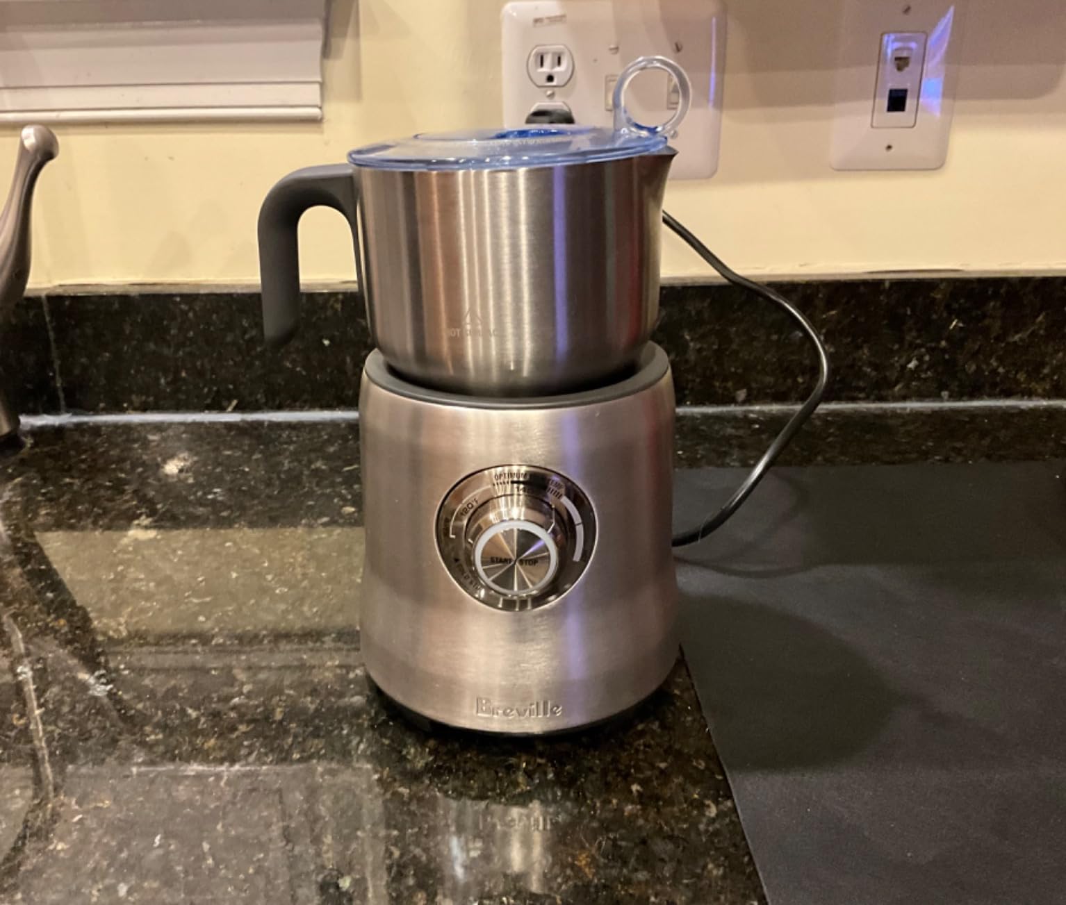 Breville BMF600XL Milk Cafe Frother, Brushed Stainless Steel | Easily craft rich and creamy hot milk drinks at home, including lattes, cappuccinos, chai tea, and hot chocolate customer photo 1