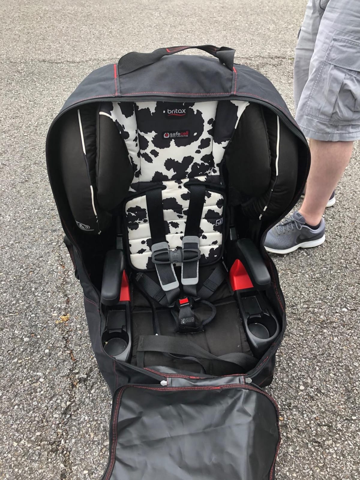 Britax Car Seat Travel Bag with Padded Backpack Straps | Water Resistant + Built-in Wheels + Multiple Carry Handles customer photo 2