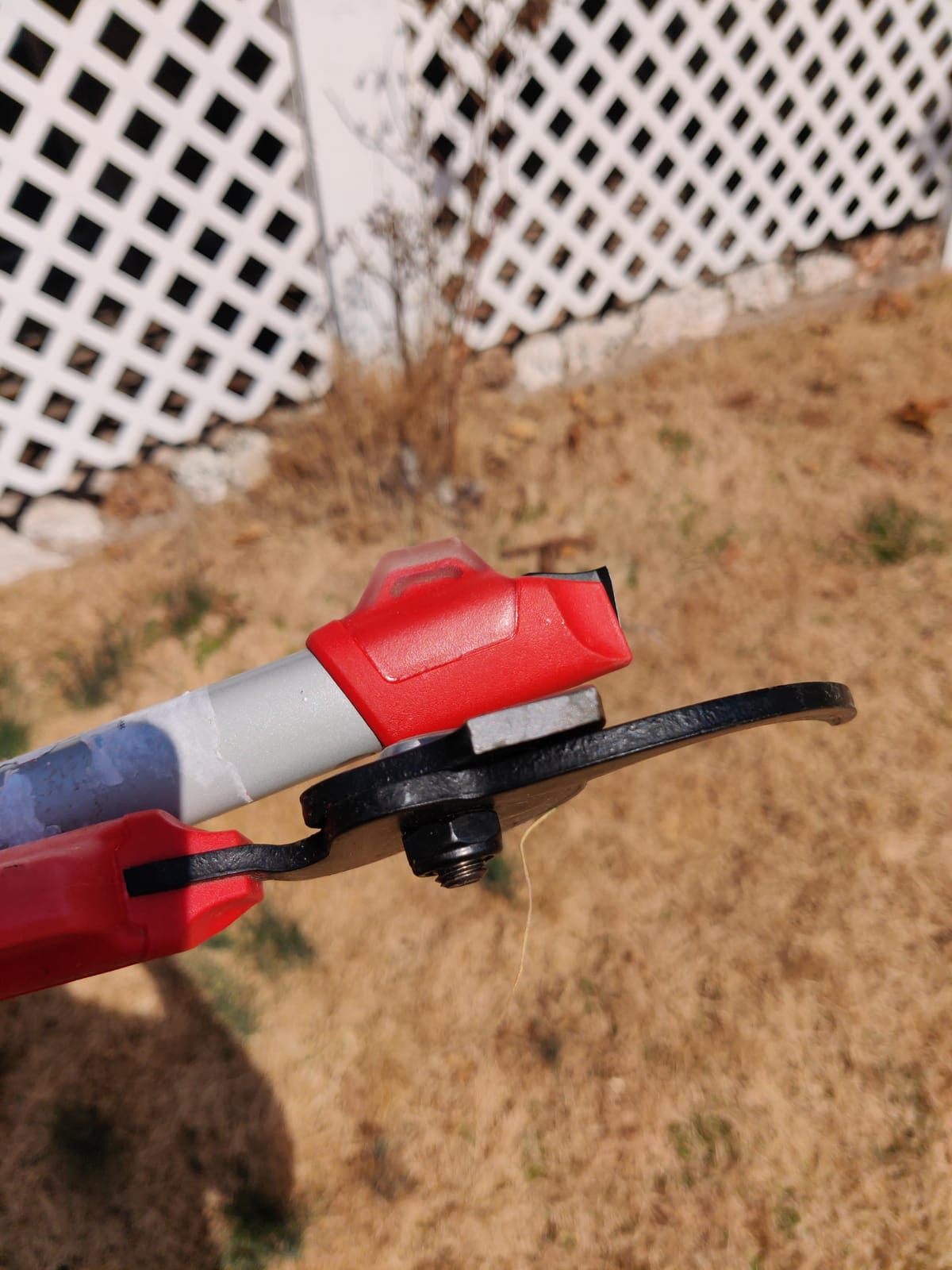 Corona Tools | 30-inch Branch Cutter ComfortGEL Bypass Loppers | Tree Trimmer Cuts Branches up to 1 ½-inches in Diameter | SL 3264 customer photo 2