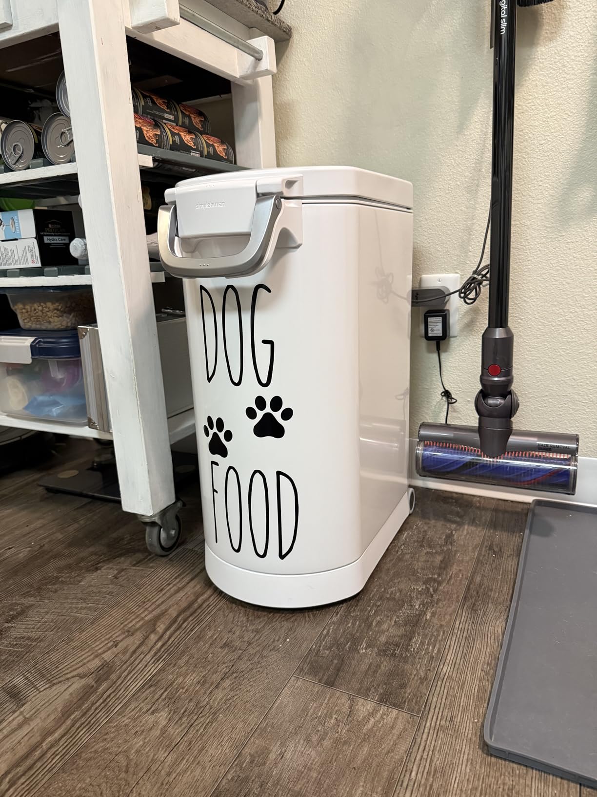 simplehuman 35 Liter, 40 lb / 18.1 kg X-Large Pet Food Storage Container for Dog Food, Cat Food, and Bird Feed, Brushed Stainless Steel customer photo 2