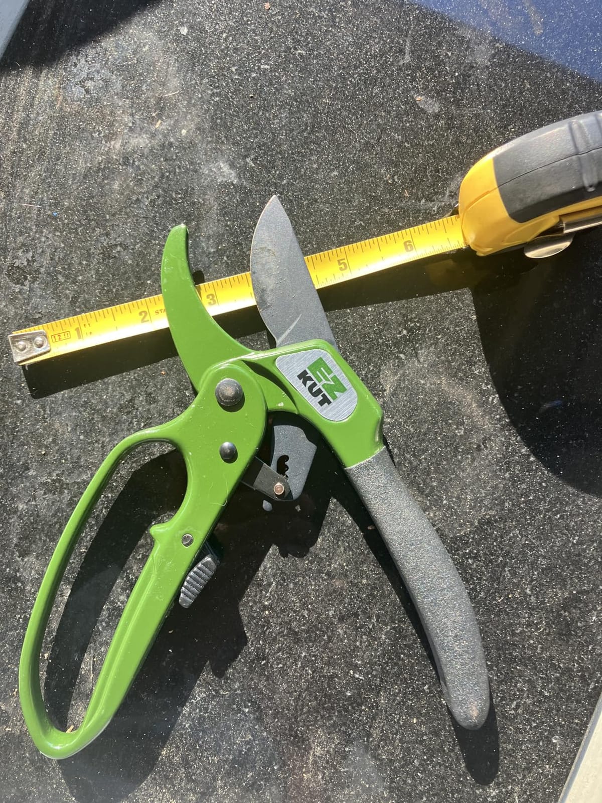 EZ Kut Heavy Duty Pruning Shears Green - with Ratcheting Action Great Garden Hand Tool Clippers Gardening pruners arthritis tools Ratcheting Anvil Hand Pruner Pruning Shears Heavy Duty Since 1988 customer photo 2