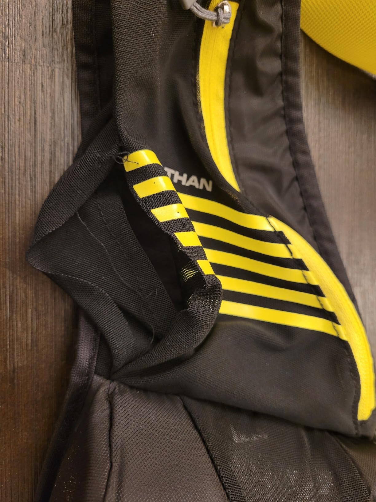 Nathan Peak Running Hydration Waist Pack Belt w/ Speed Draw Flask Water Bottle, 18oz/535 ml Push/Pull Race Cap, Expandable Zippered Stretch Pocket customer photo 1