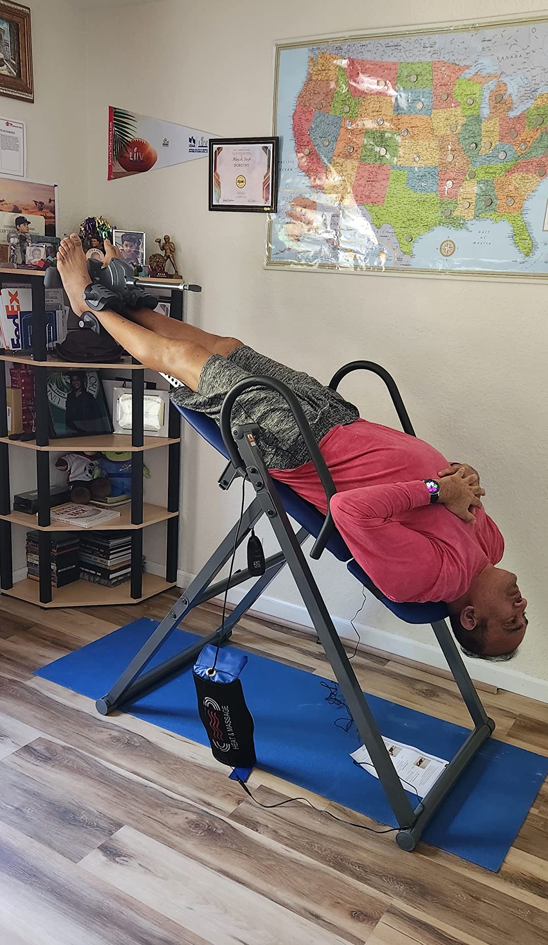 INNOVA HEALTH AND FITNESS ITM4800 Advanced Heat and Massage Inversion Table,Black/ Blue / Gray customer photo 2