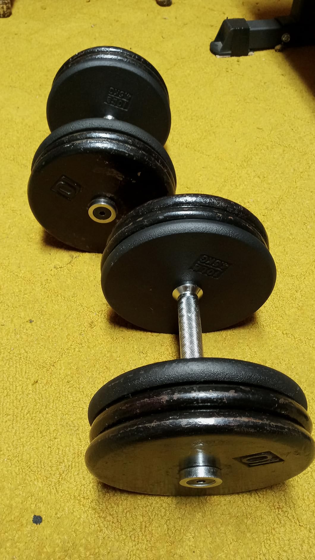 Yes4All Standard Weight Plates, 1-Inch Cast Iron Barbell Weights, Wide Range 5–50 LB, Ideal for Strength Training & Workout Routine, Available in Single, Pair & Set of 4 customer photo 2
