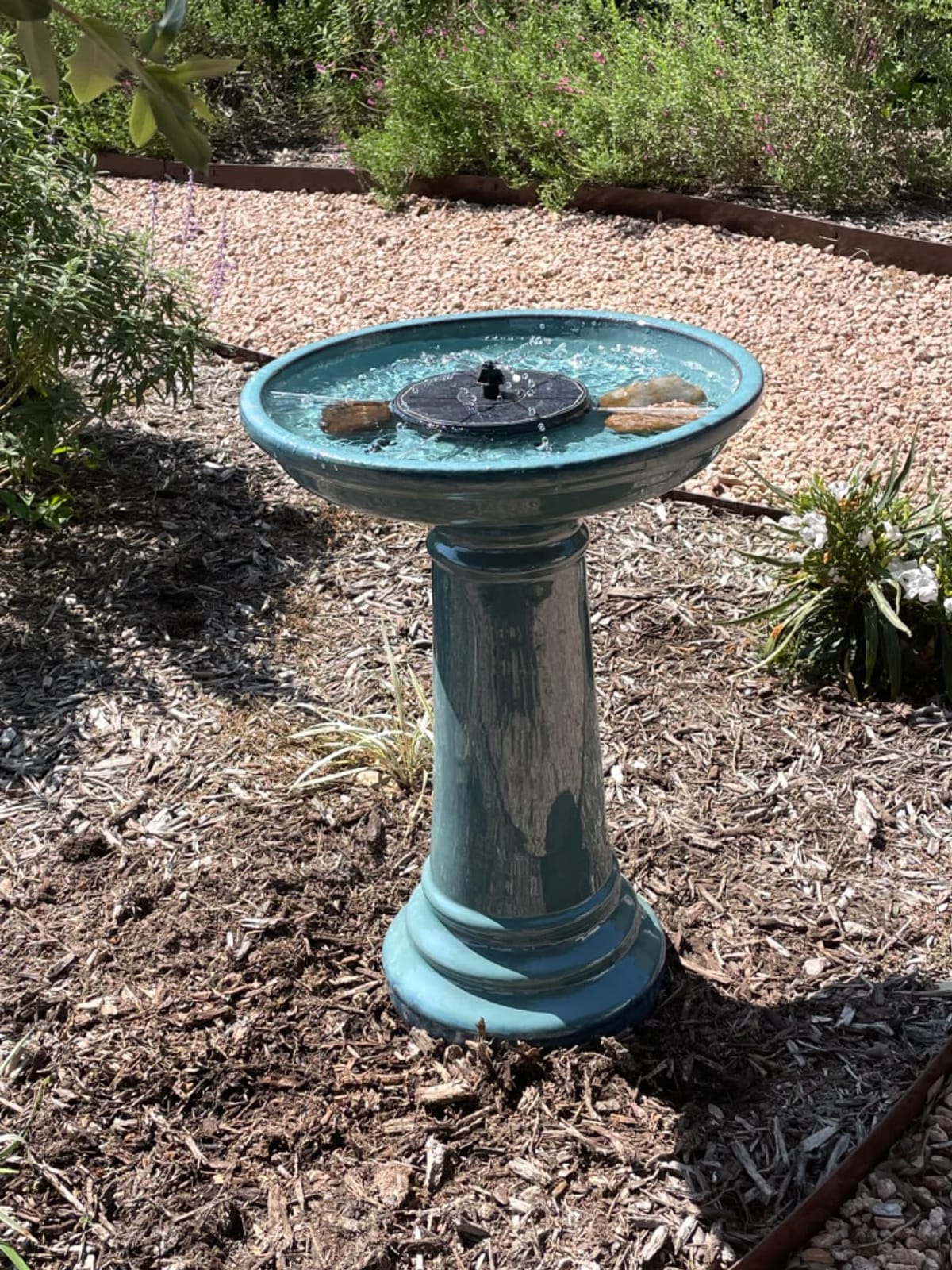 GP0110ES Harbor Gardens Bird Bath, 24 Inch, Light Blue customer photo 1