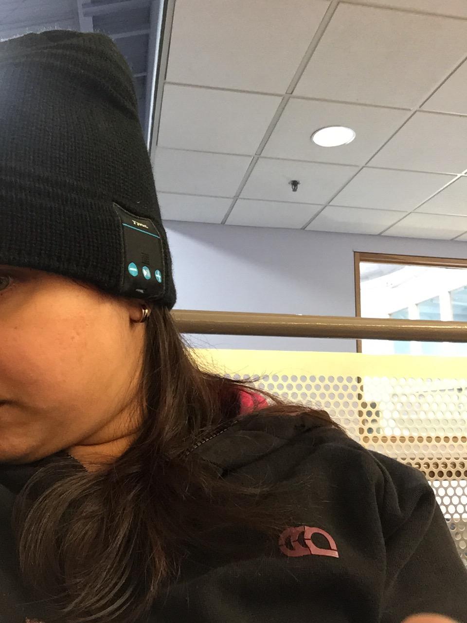 Rotibox Bluetooth Beanie Hat with Headphones for Outdoor Sports Xmas Gifts customer photo 2
