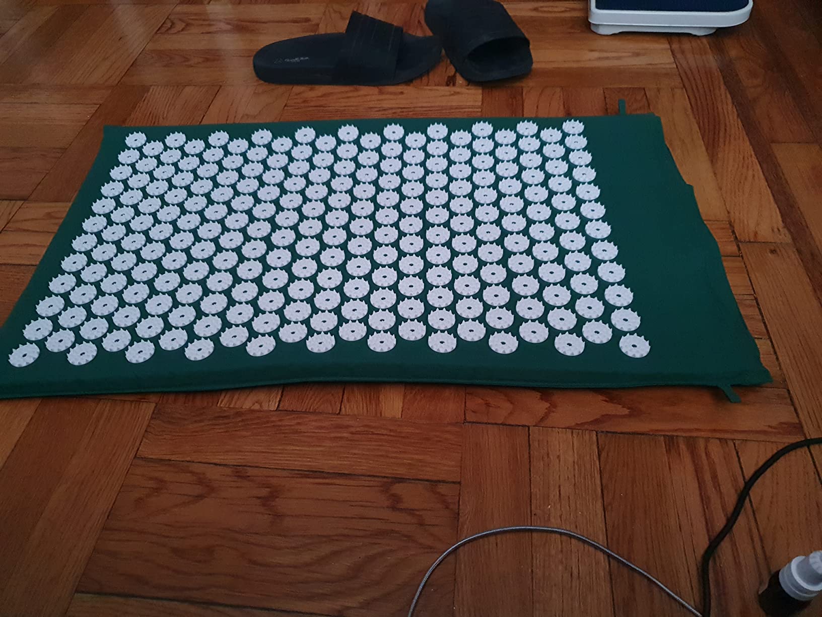 Sivan Acupressure Mat & Pillow Set for Back & Neck (Large, Green/White) | Grounding for stress and pain, acupuncture-point massage, muscle relaxation, sciatica and meditation; includes carry bag. customer photo 1