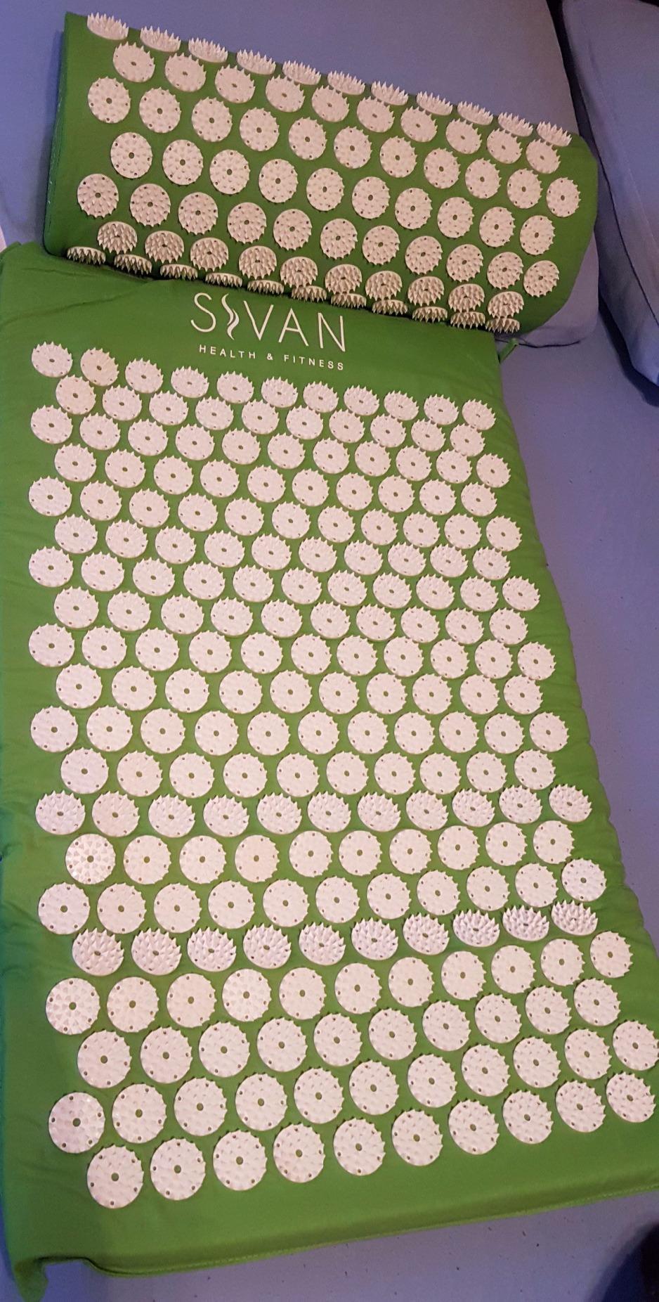 Sivan Acupressure Mat & Pillow Set for Back & Neck (Large, Green/White) | Grounding for stress and pain, acupuncture-point massage, muscle relaxation, sciatica and meditation; includes carry bag. customer photo 2