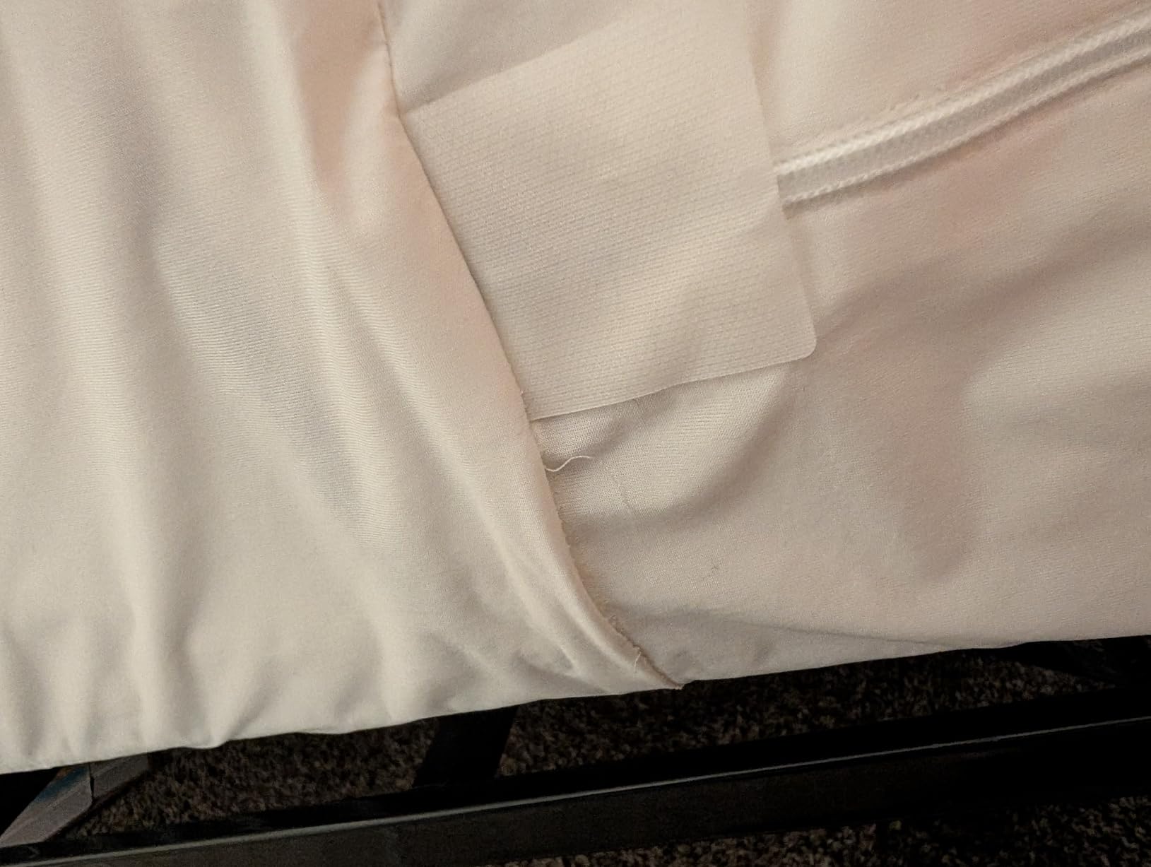 Utopia Bedding Queen Size Mattress Protector Zippered, 100% Waterproof customer photo 2