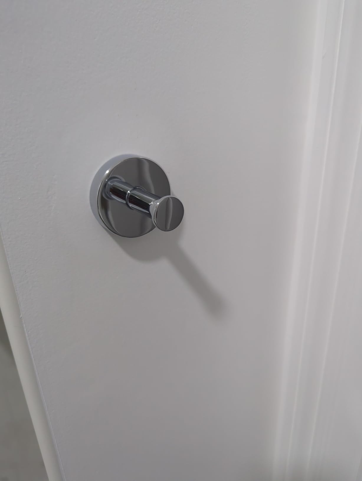 Kohler K-27290-CP Elate Robe Hook, Minimalist Design, Premium Durable Metal, Corrosion Resistant, Polished Chrome customer photo 1