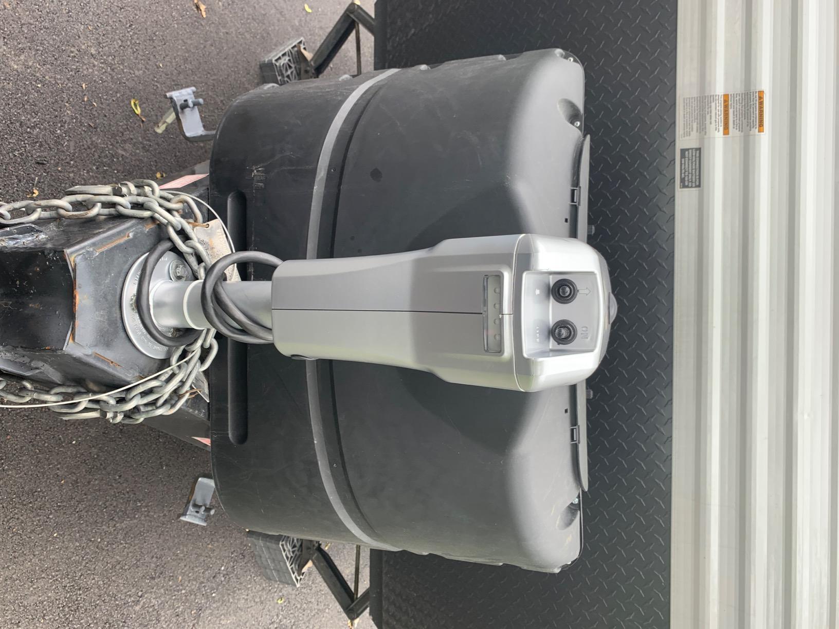 Husky Towing 82022 Super Brute Electric Trailer Tongue Jack, 5000 lb Capacity, 18 Inch Travel, with Remote and 3 LED Lights, Bright Silver customer photo 2