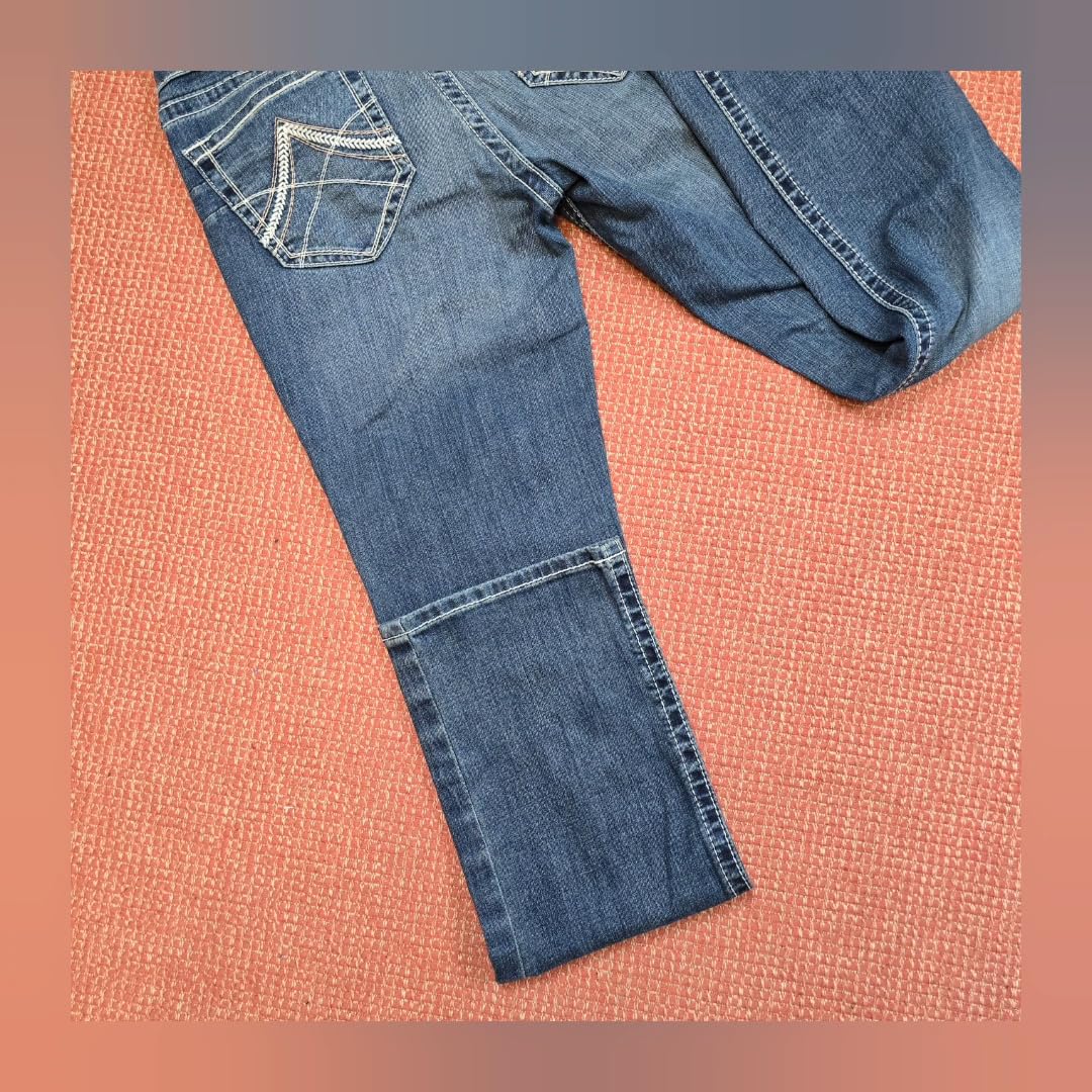 Ariat Women's R.E.A.L. Mid Rise Stretch Icon Stackable Straight Leg Jean customer photo 2