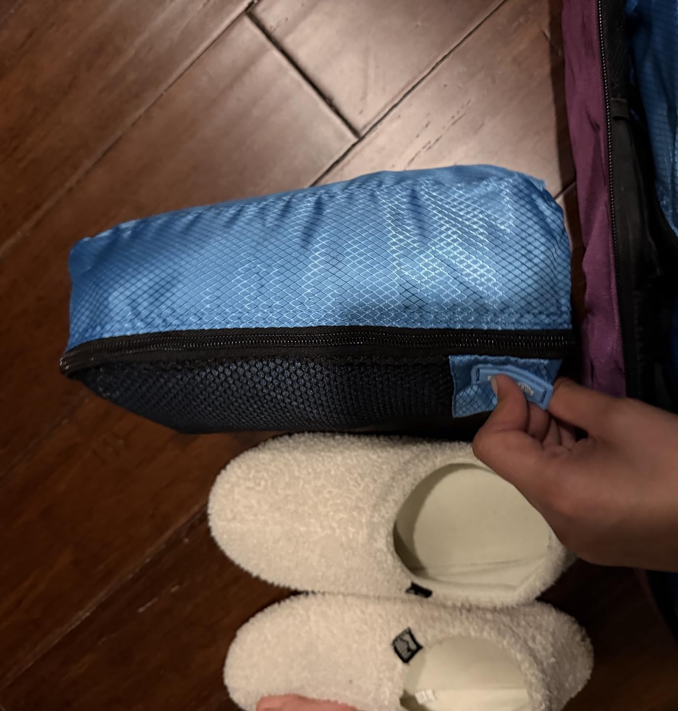 Amazon Essentials 4-Piece Packing Cubes Travel Accessories Set, Luggage Organizer, Suitcase Organizer with Double Zipper, Mesh Top, Space-Saving, Large, Gray (Previously Amazon Basics) customer photo 1