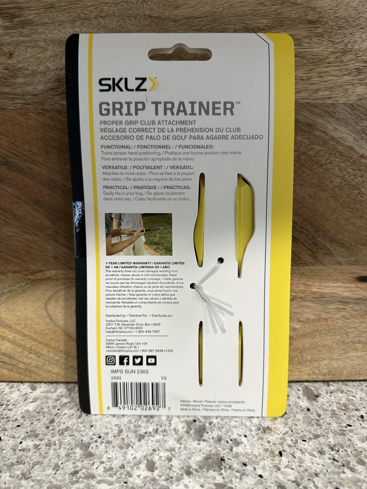 SKLZ Golf Grip Trainer, Club Attachment for Correct Hand Positioning and Muscle Memory, Fits Standard Grips from Driver to Wedge, Right-Handed, Compact Training Aid for Practice and Pre-Round Warm-Up customer photo 2