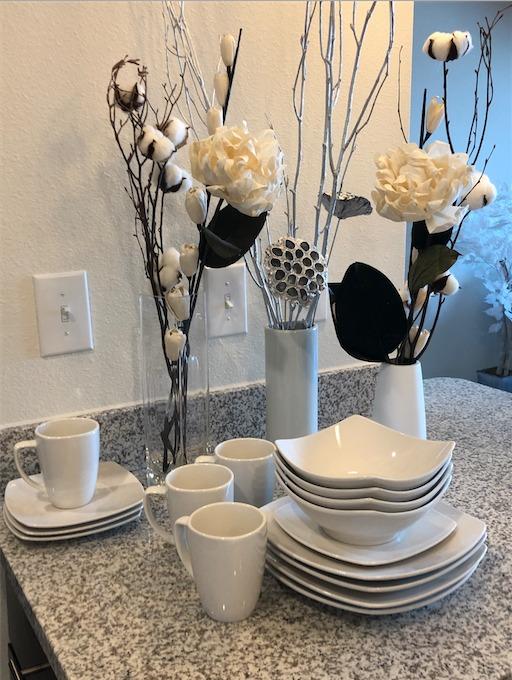 Gibson Home Zen Buffet White Porcelain Dinnerware Set for 4, Square Plates Bowls and Mugs, Chip and Scratch Resistant, Dishwasher and Microwave Safe, 16 Piece customer photo 1